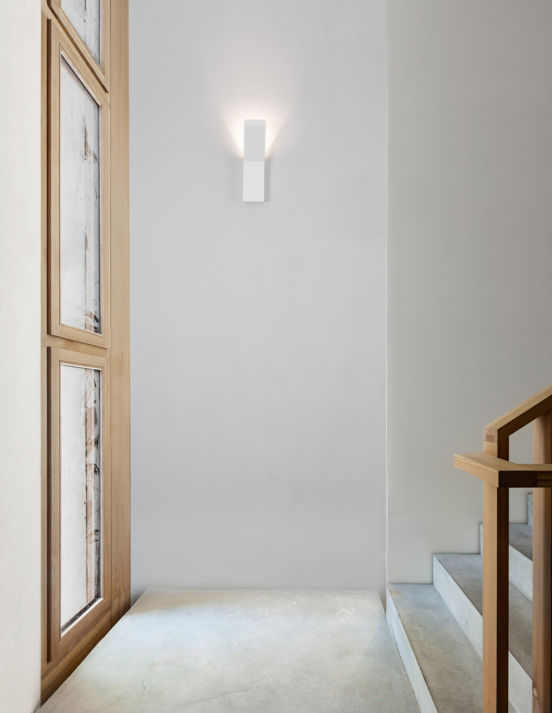 OTELLO | L 8 W 13 H 30 cm | 5 W | IP20 | White | Gypsum