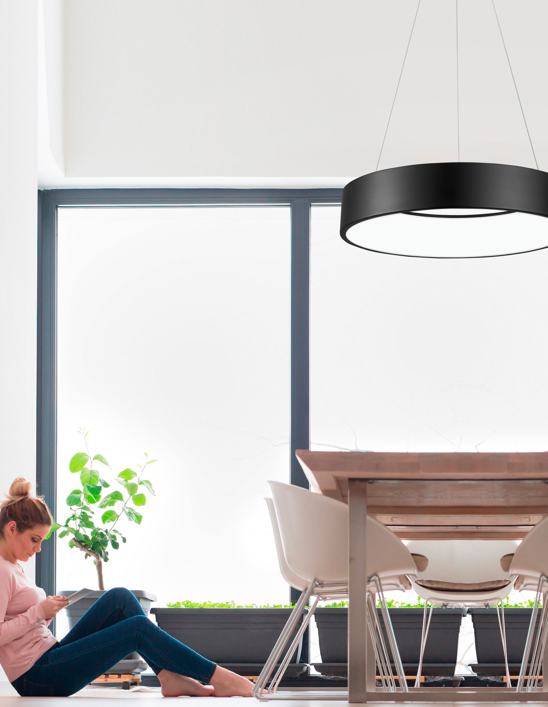 RANDO | H 120 D 60 cm | 42 W | 3000 K | 3010 lm | IP20 | Black | Aluminum/Acrylic
