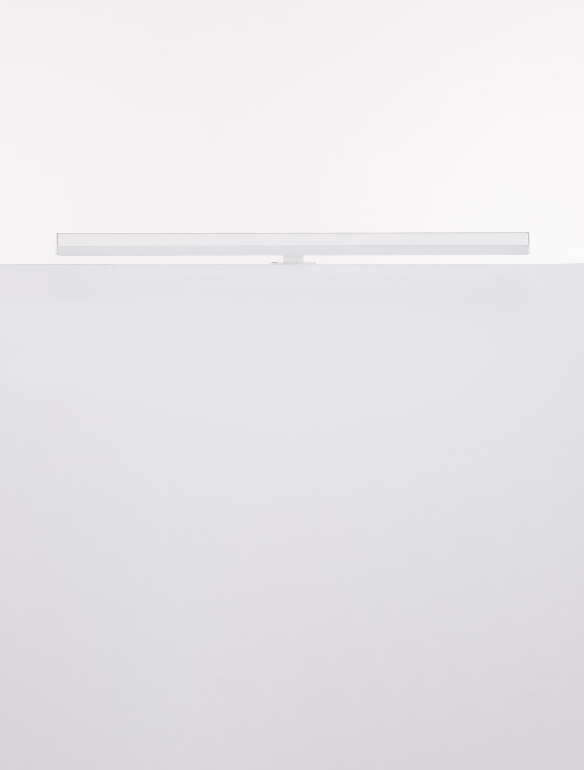 VANESE | L 63 W 6.5 H 6.5 cm | 18 W | 3000 K | 1922 lm | IP44 | White | Aluminum/Acrylic