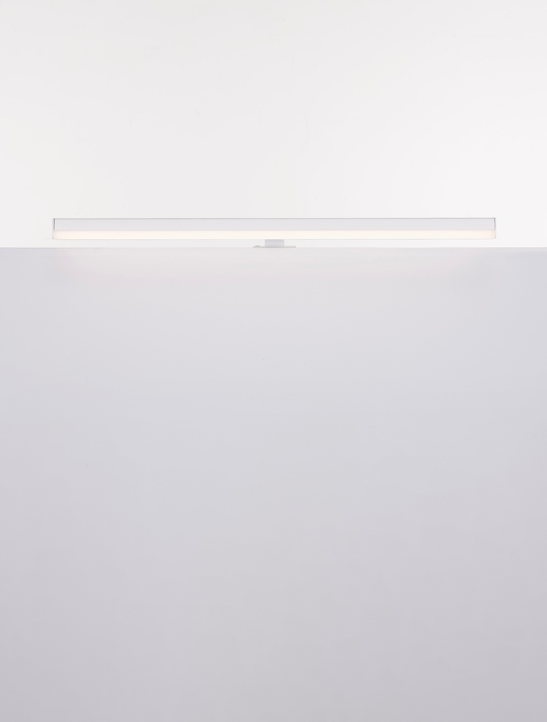 VANESE | L 63 W 6.5 H 6.5 cm | 18 W | 3000 K | 1922 lm | IP44 | White | Aluminum/Acrylic