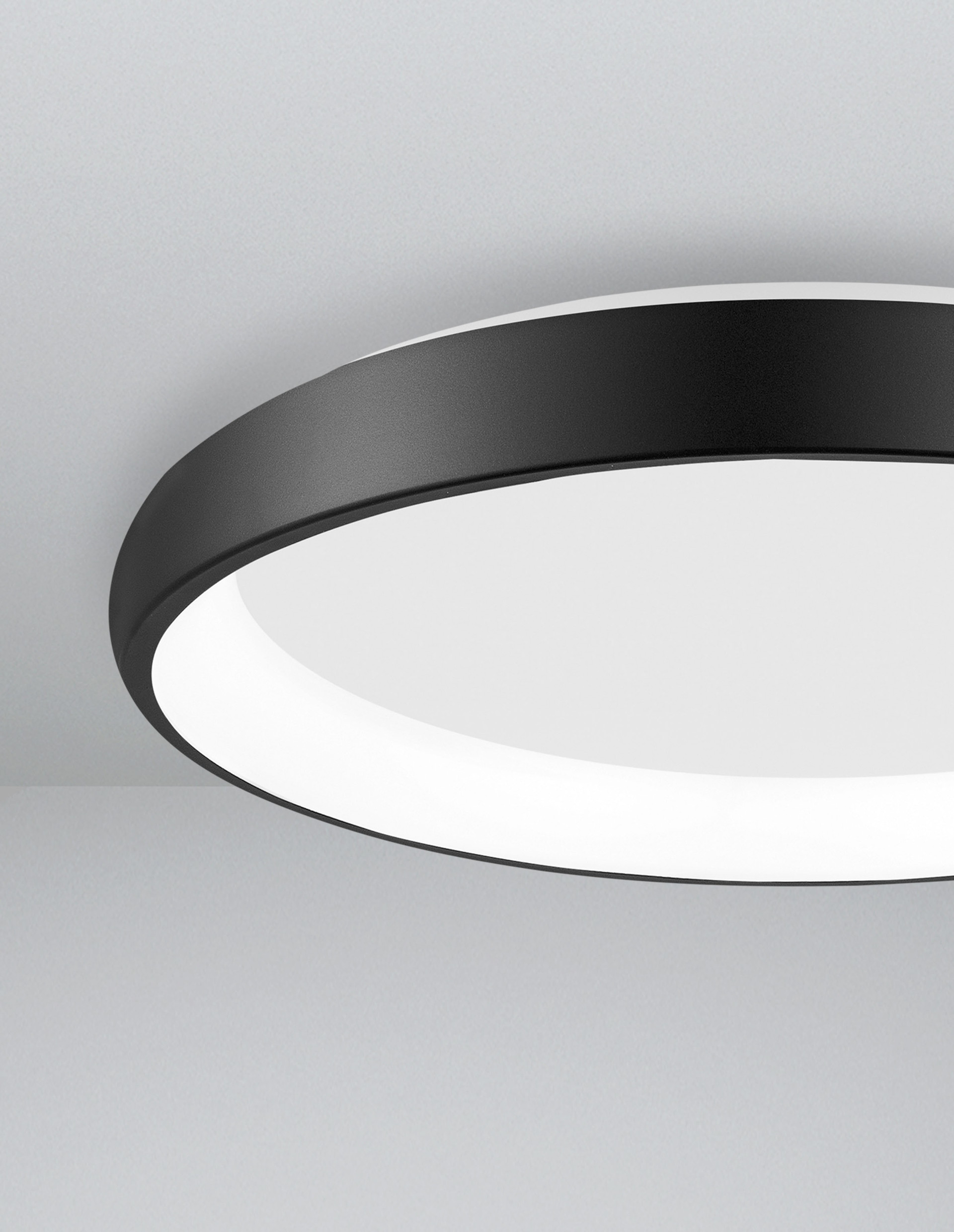 ALBI | H 8.5 D 60 cm | 50 W | 3000 K | 2876 lm | IP20 | Black | Aluminum/Acrylic