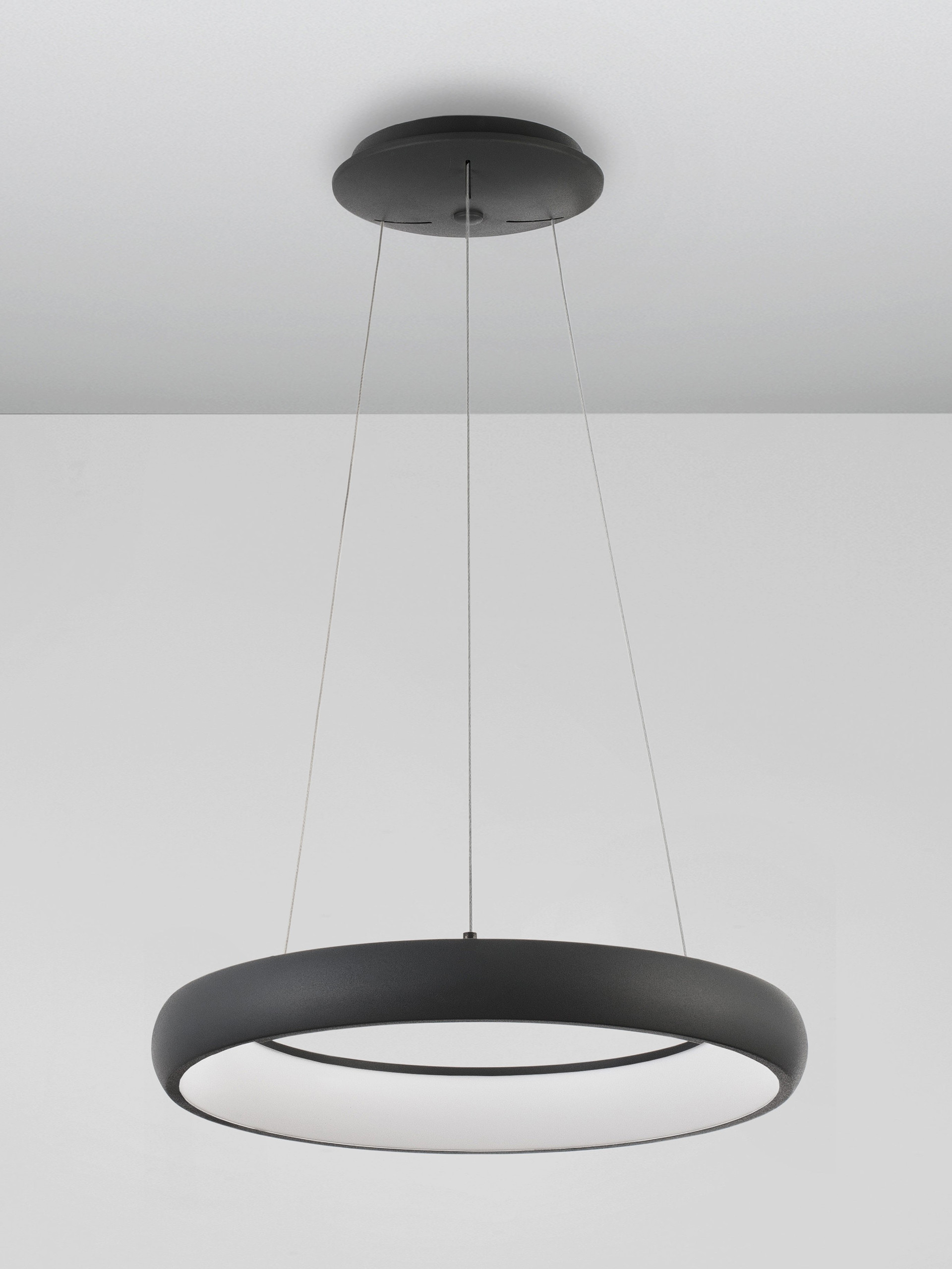 ALBI | H 120 D 40 cm | 32 W | 3000 K | 1950 lm | IP20 | Black | Aluminum/Acrylic