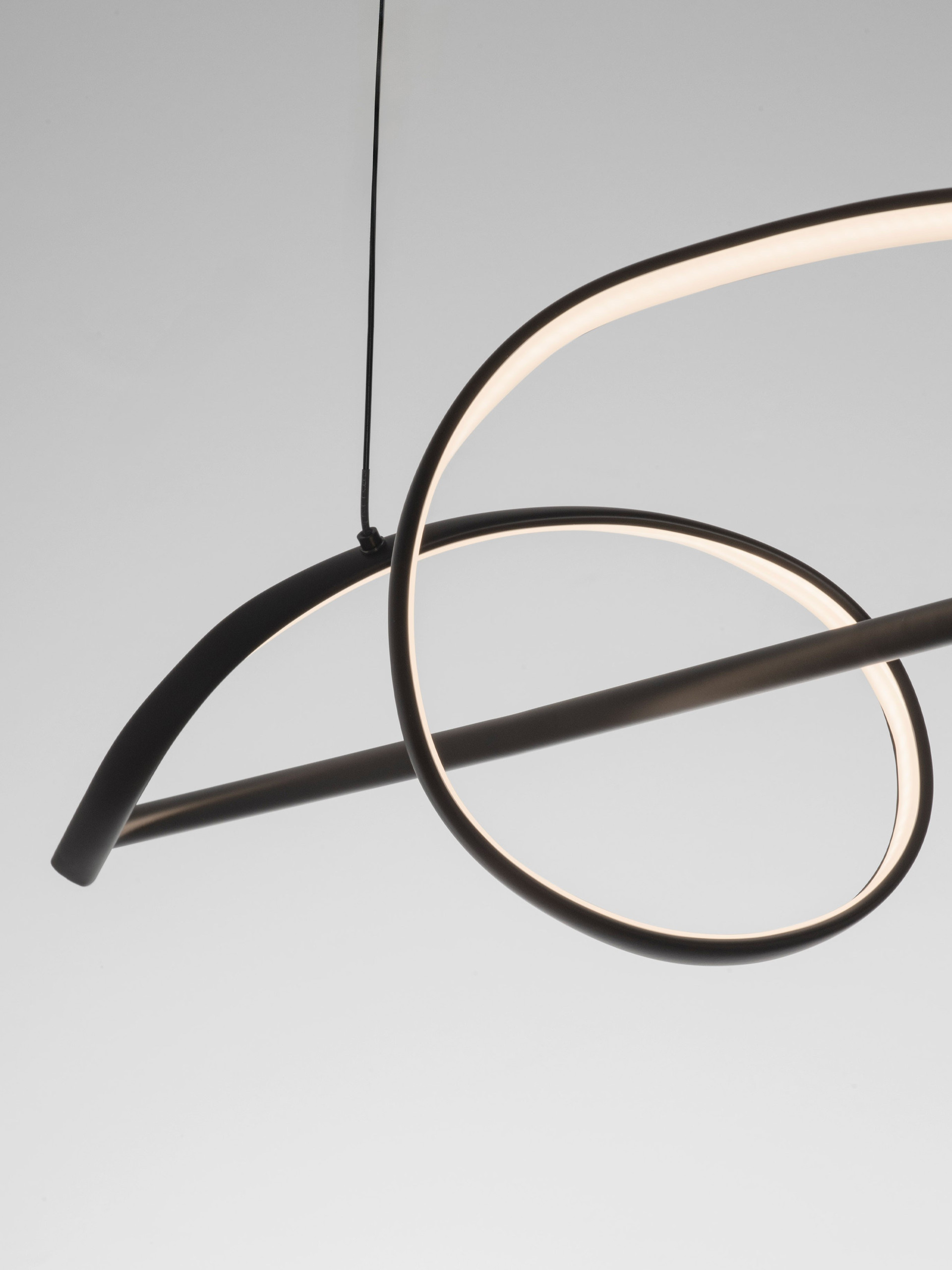 GEMMA | L 120 W 25 H 140 cm | 26 W | 3000/2700/4000 K | 1793 lm | IP20 | Black | Aluminum/Acrylic