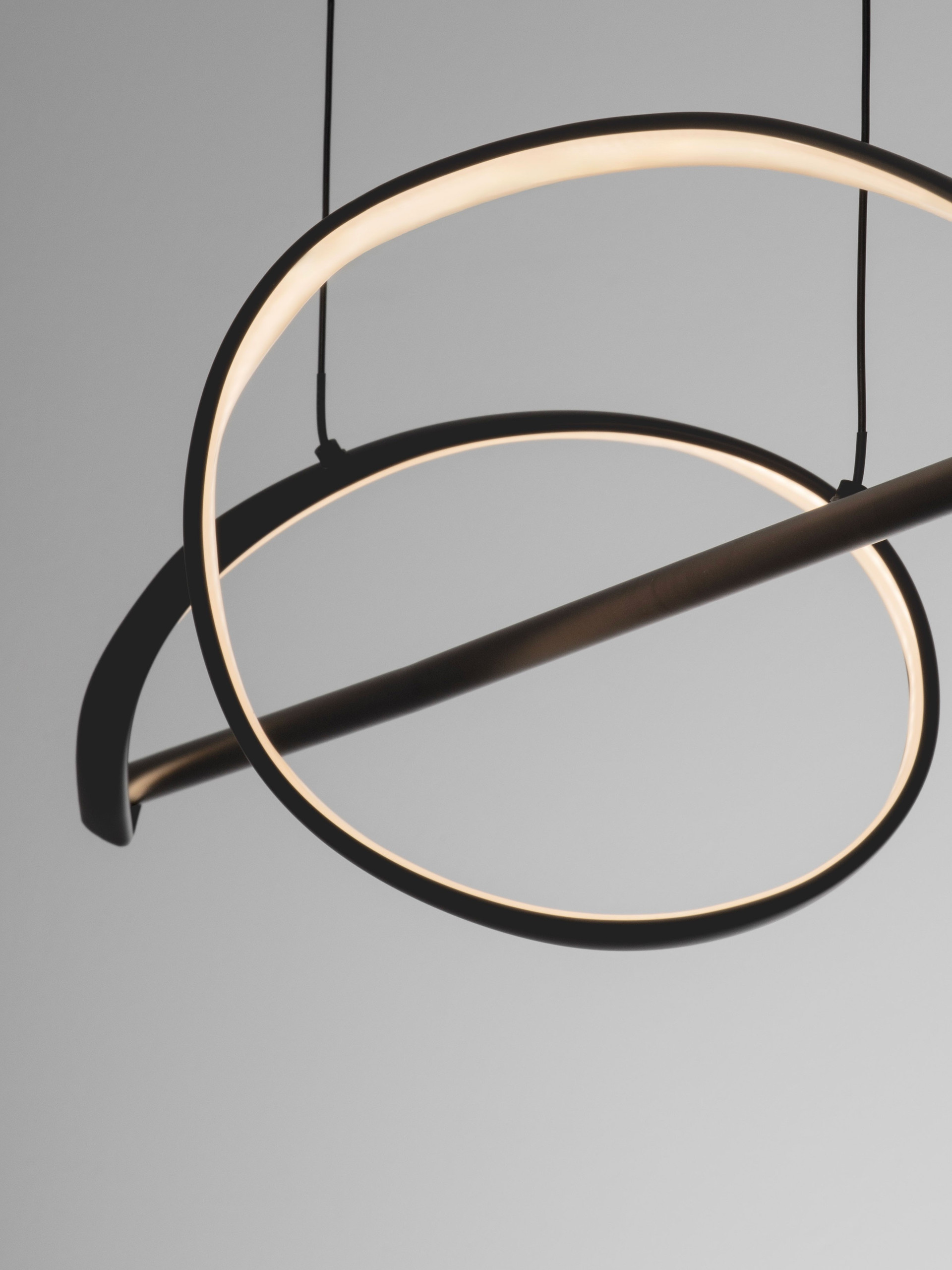 GEMMA | L 120 W 25 H 140 cm | 26 W | 3000/2700/4000 K | 1793 lm | IP20 | Black | Aluminum/Acrylic