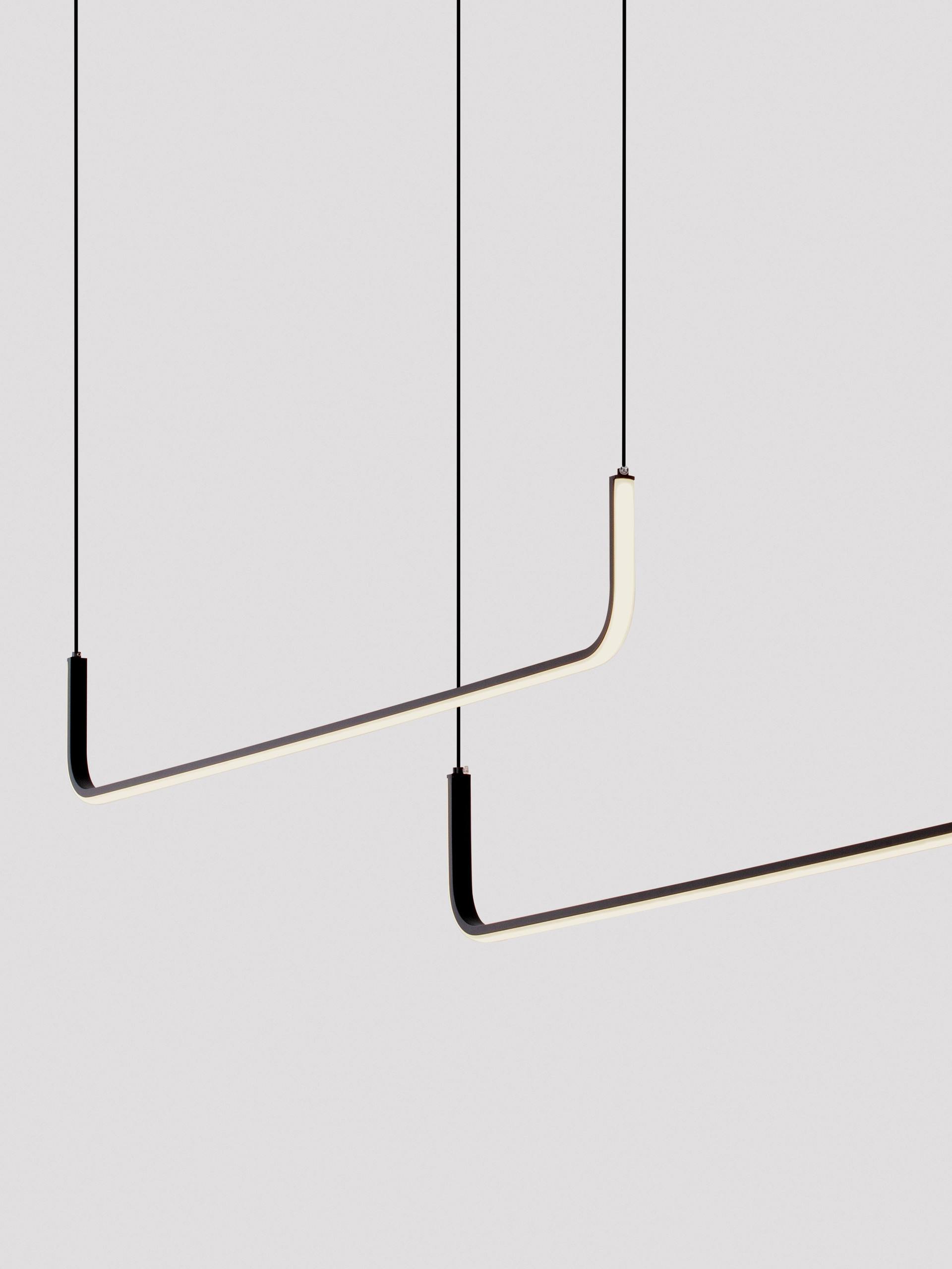 STRITA | L 165 W 7 H 150 cm | 42 W | 3200 K | 1849 lm | IP20 | Black | Steel/Aluminum