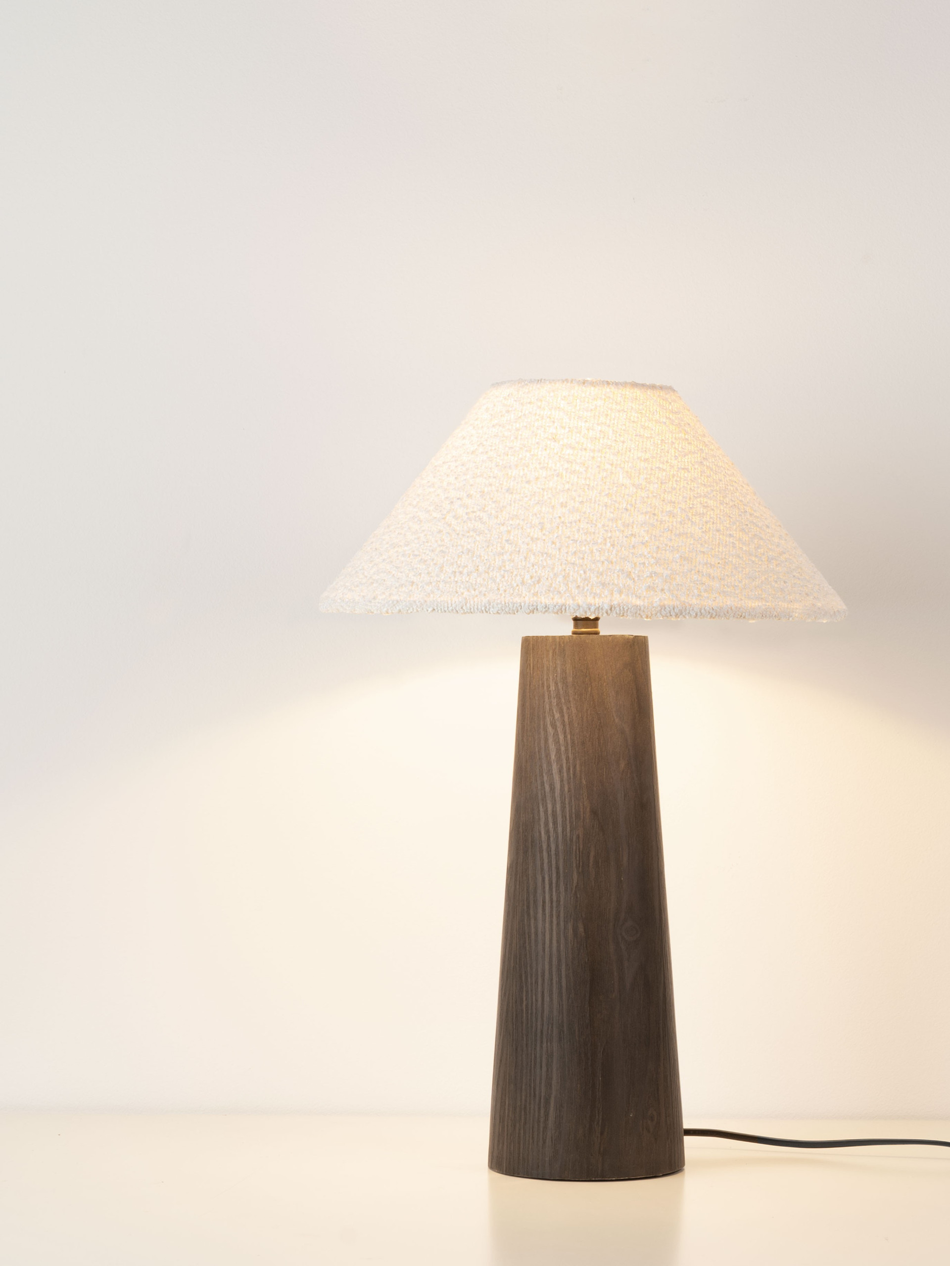 MOKU | H 50 D 32.5 cm | 12 W | IP20 | White/Brown | Bouclé Fabric/Veneer