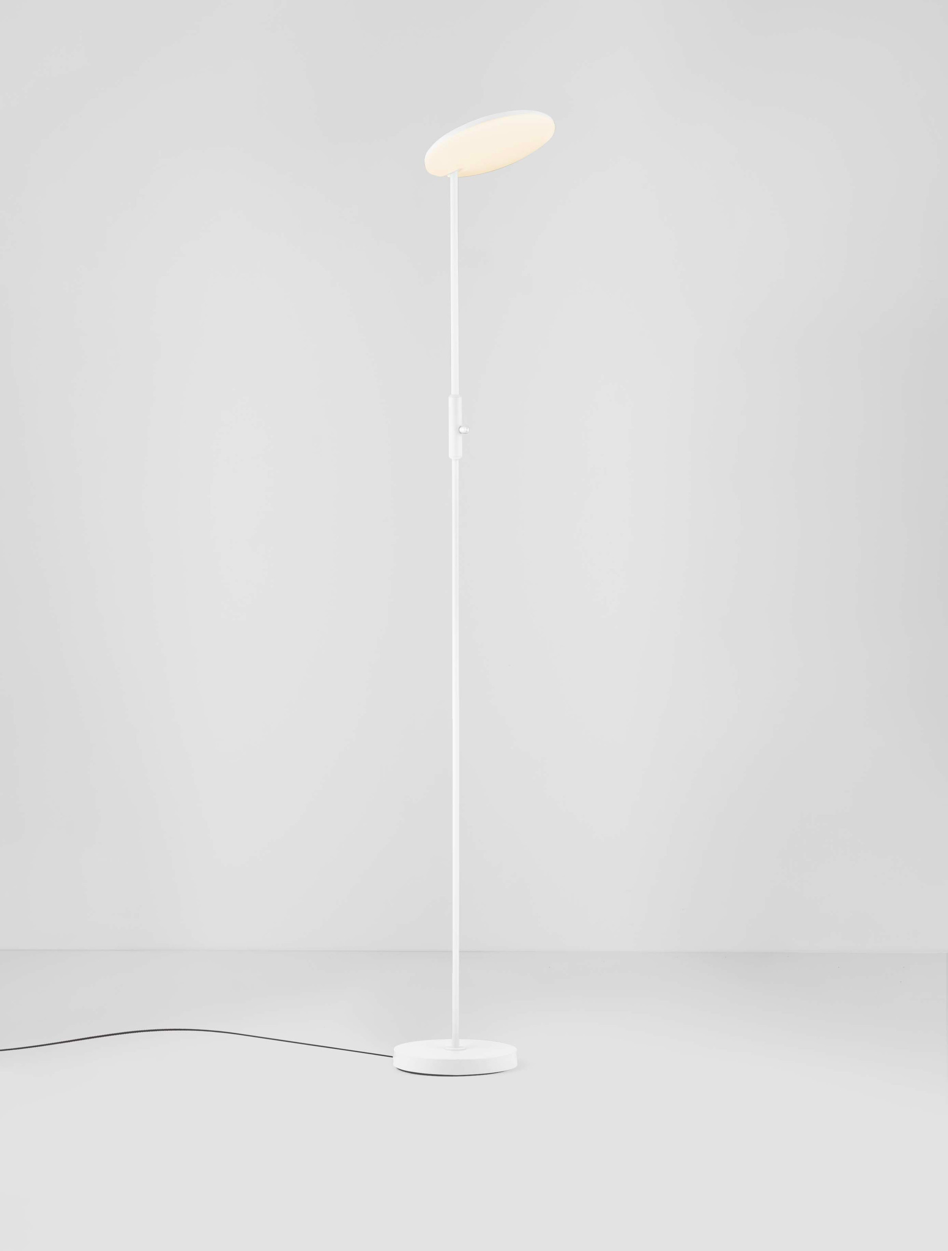 NOSTOS | H 205 D 27 cm | 30 W | 3000 K | 2288 lm | IP20 | White | Aluminum/Acrylic