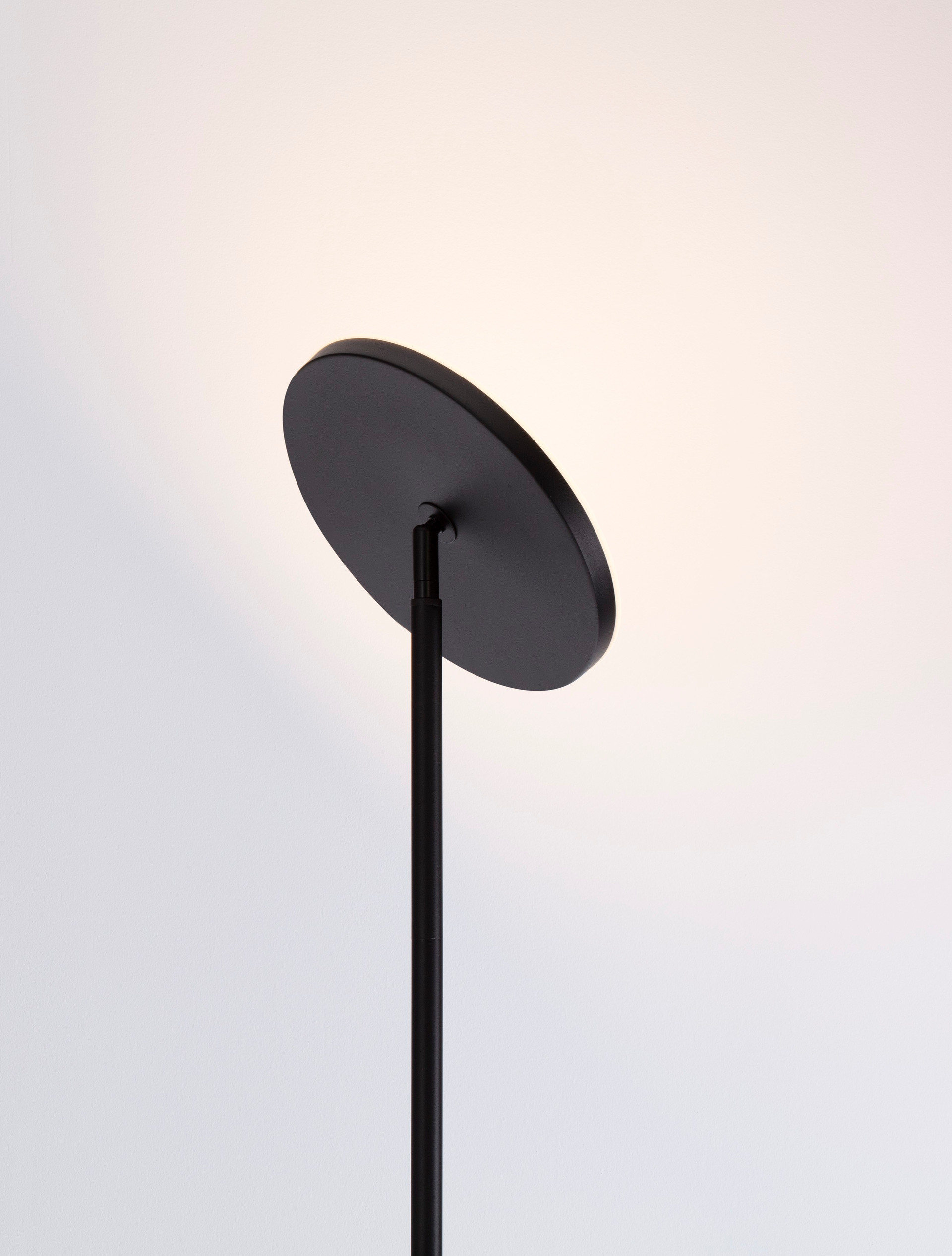 SINKRO | H 181 D 25 cm | 30 W | 3000 K | 2270 lm | IP20 | Nero | Acciaio/Acrilico