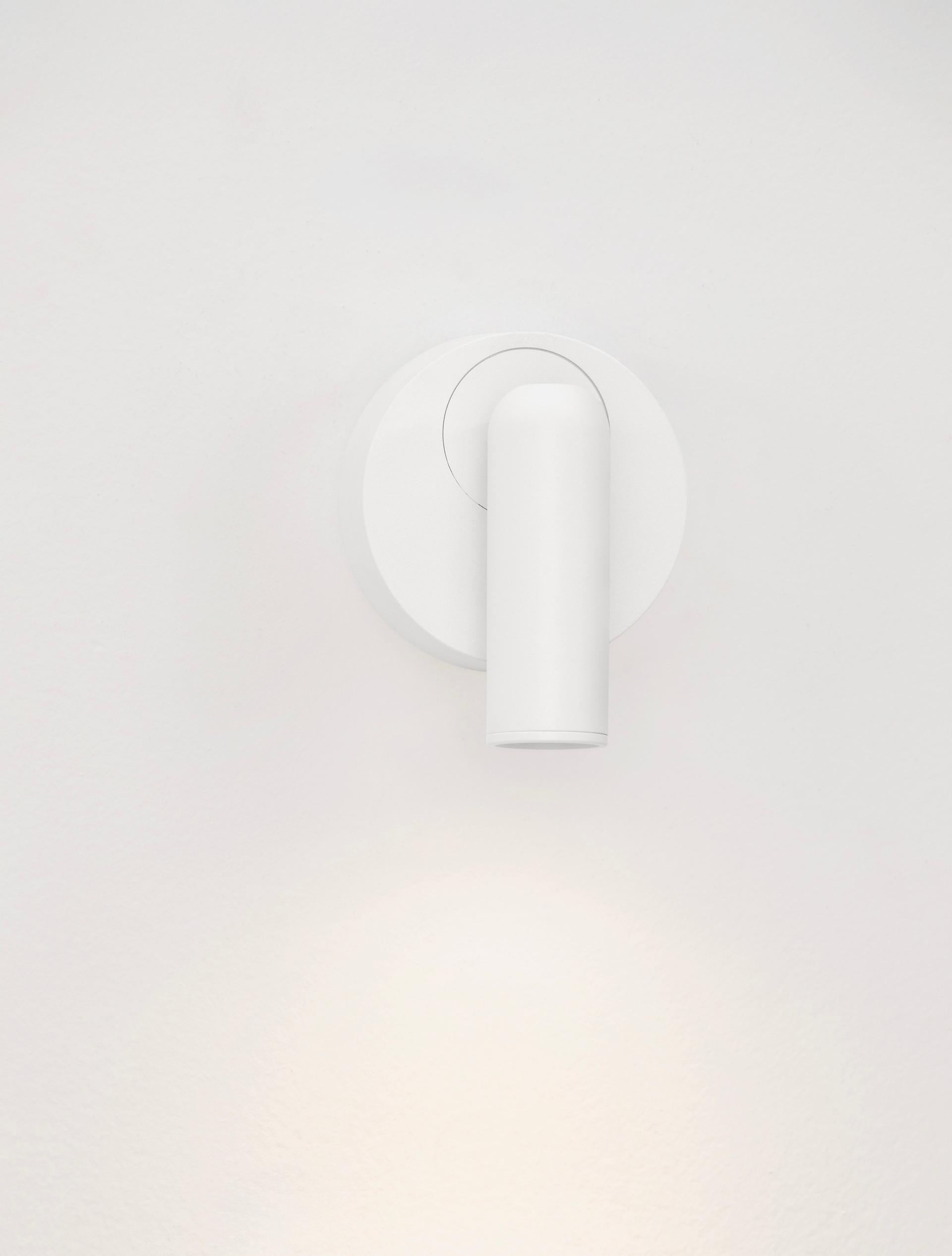 PICTOR | W 6.3 H 8.5 D 7 cm | 3 W | 3000 K | 179 lm | IP20 | White | Aluminum