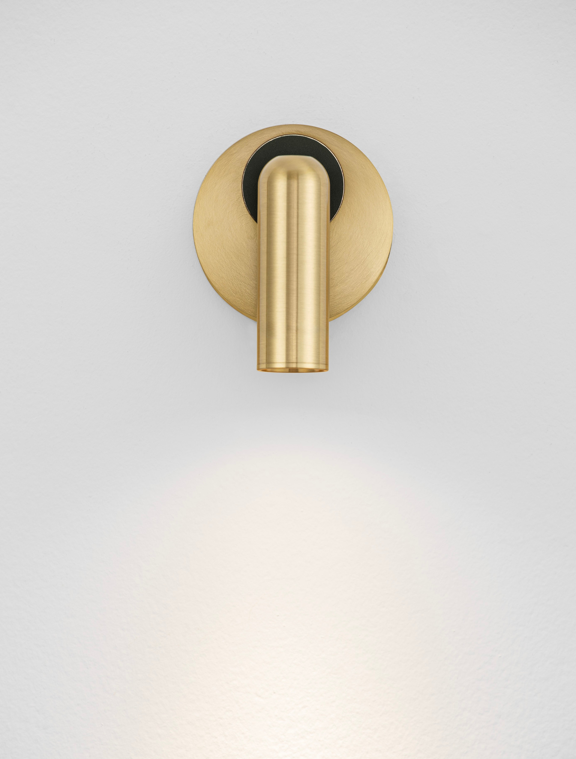 PICTOR | W 6.3 H 8.5 D 7 cm | 3 W | 3000 K | 179 lm | IP20 | Gold | Aluminum