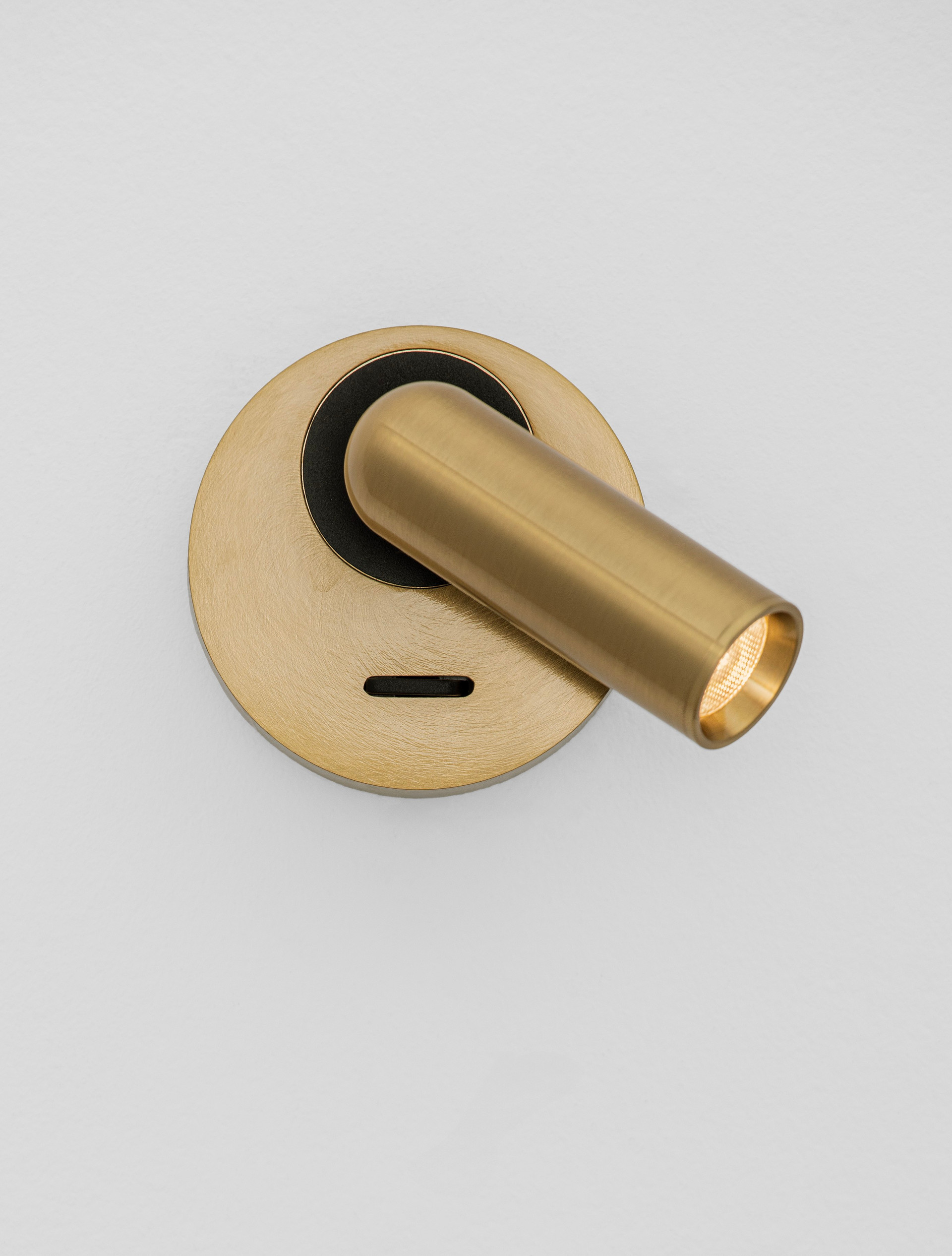 PICTOR | W 6.3 H 8.5 D 7 cm | 3 W | 3000 K | 179 lm | IP20 | Gold | Aluminum