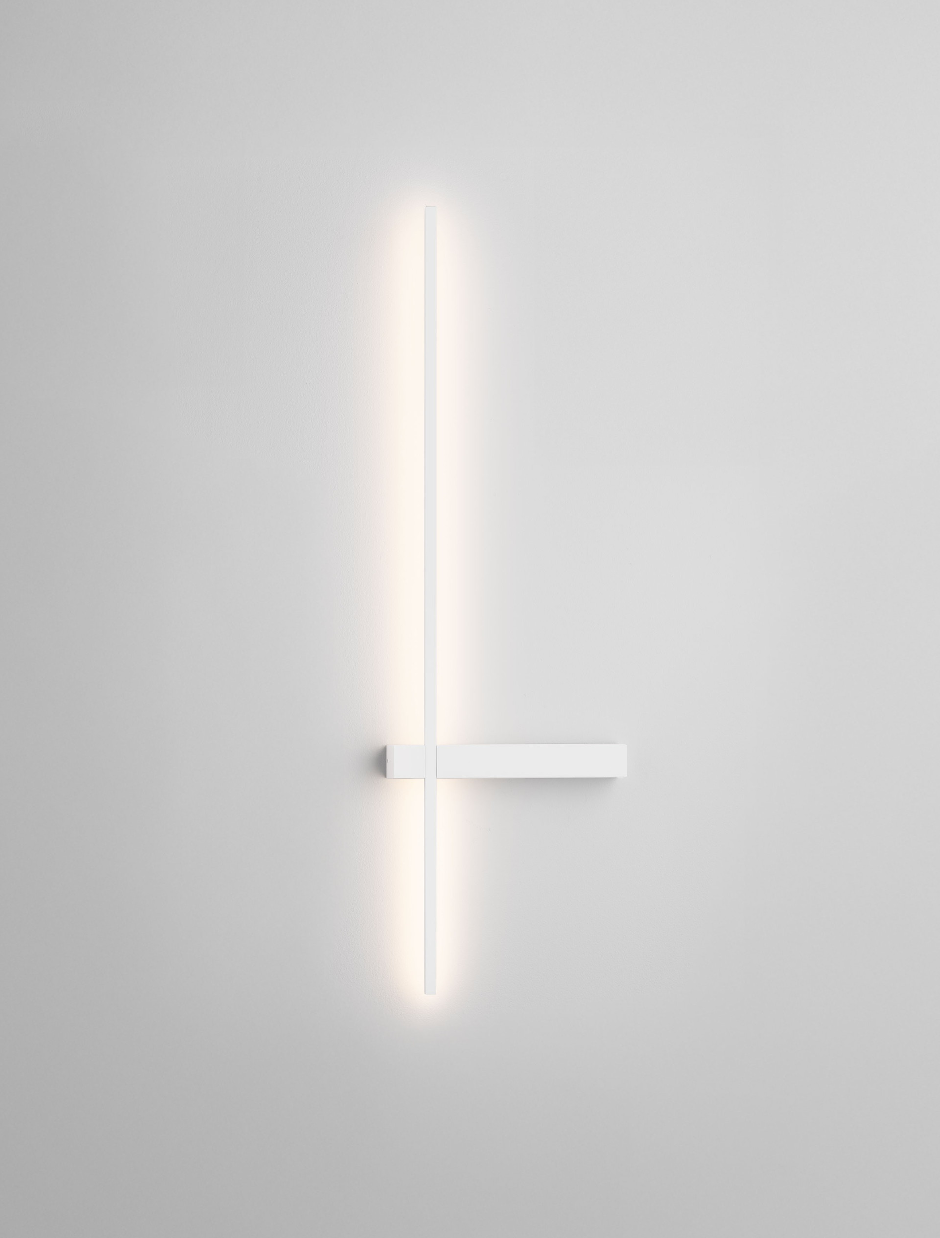 DANESSA | L 22.2 W 4 H 73 cm | 5 W | 3000/2700 K | 374 lm | IP20 | White | Aluminum/Acrylic