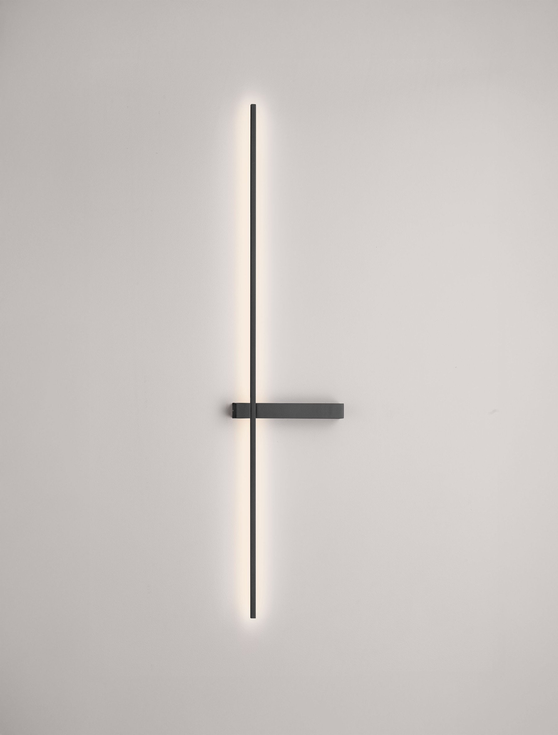 DANESSA | L 22.2 W 4 H 103 cm | 5 W | 3000/2700 K | 374 lm | IP20 | Noir | Aluminium/Acrylique
