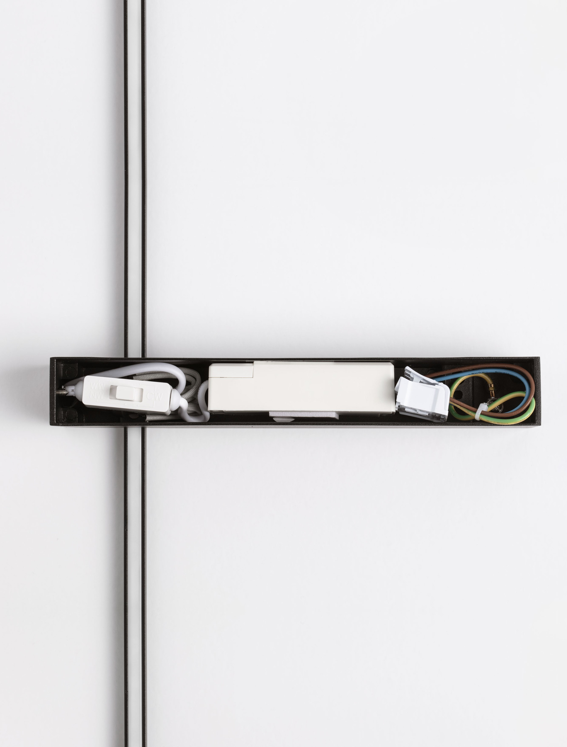 DANESSA | L 22.2 W 4 H 103 cm | 5 W | 3000/2700 K | 374 lm | IP20 | Noir | Aluminium/Acrylique