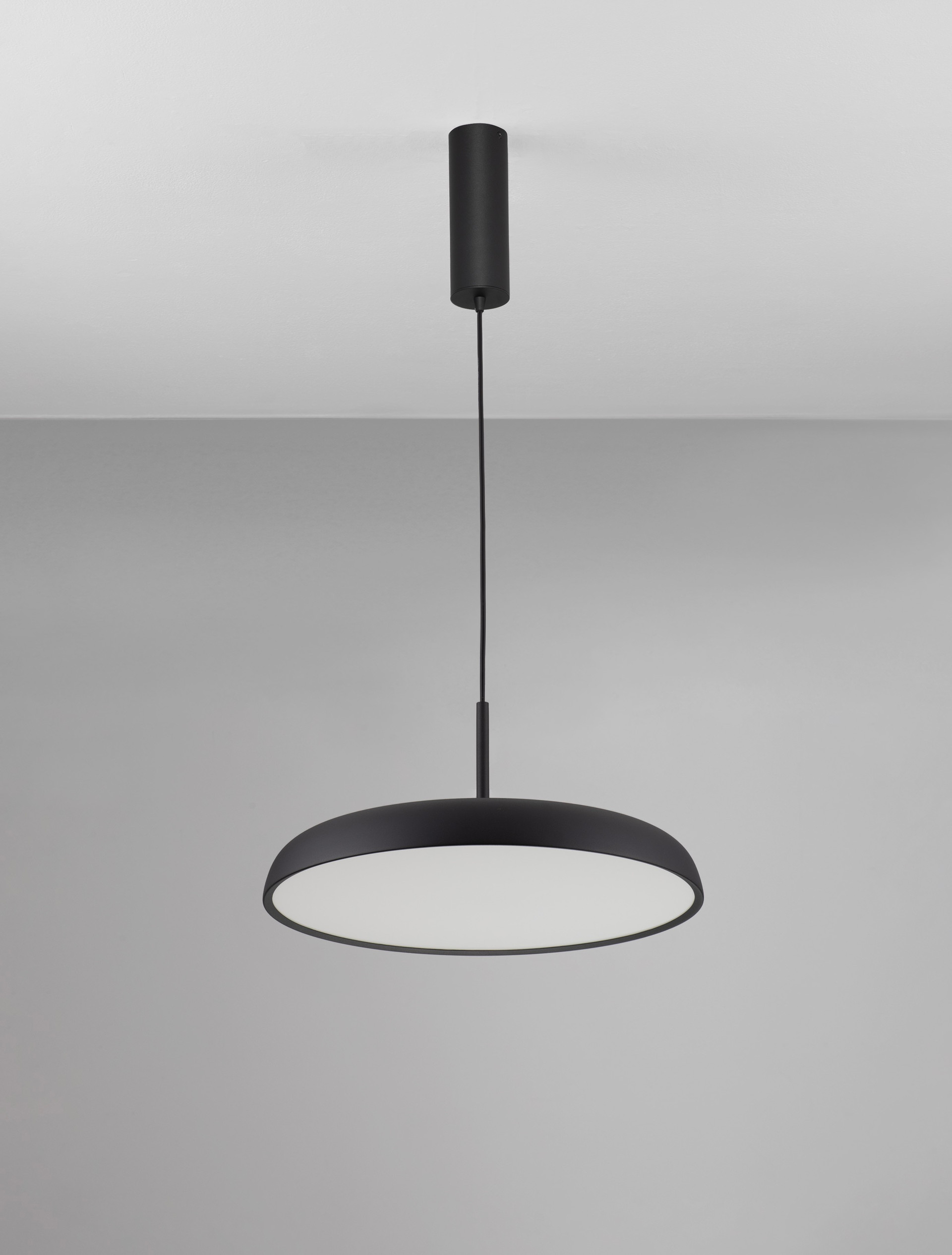 LINUS | H 150 D 45 cm | 40 W | 3000 K | 2541 lm | IP20 | Nero | Alluminio/Acrilico