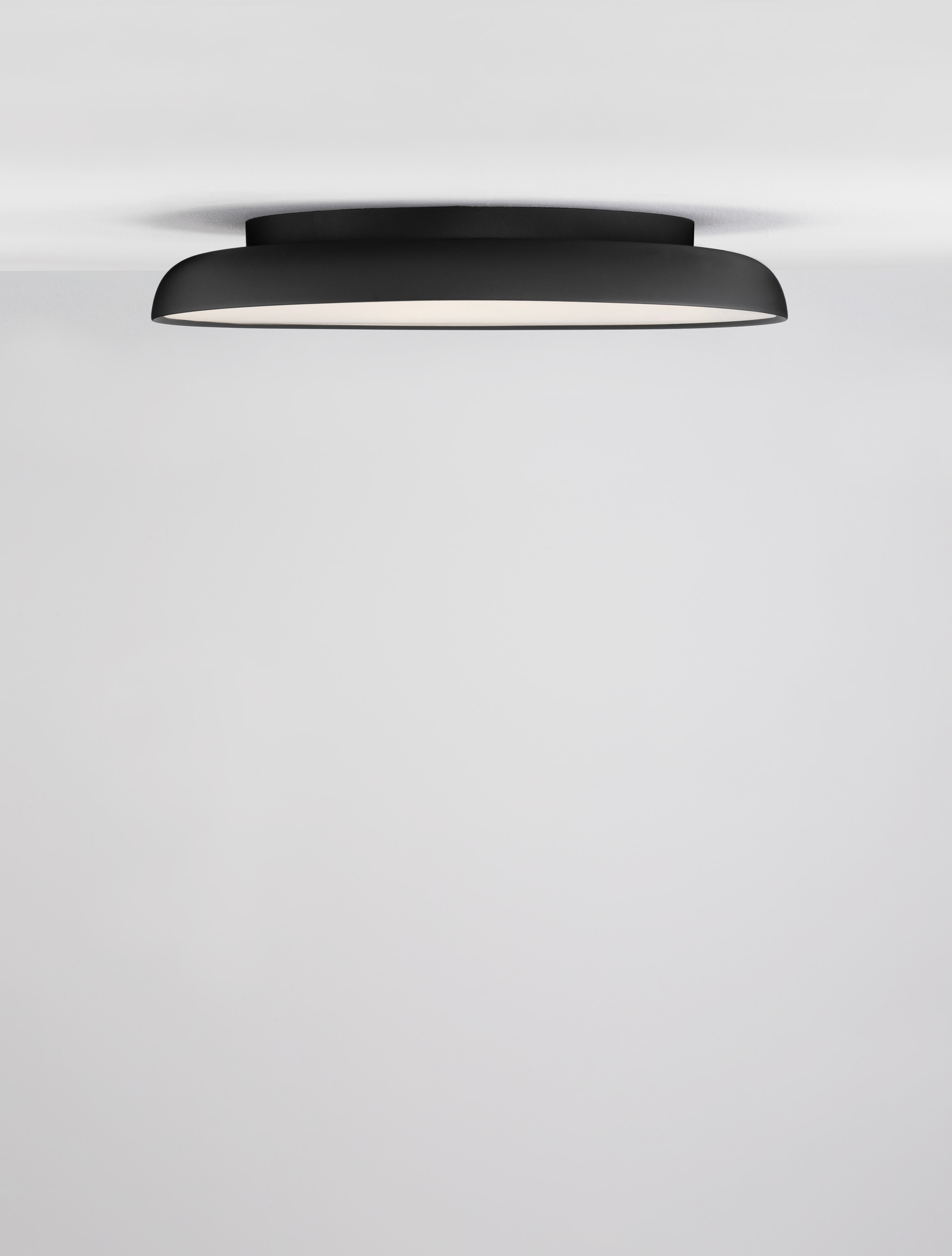 LINUS | H 9 D 60 cm | 50 W | Tunable White K | 3741 lm | IP20 | Black | Aluminum/Acrylic