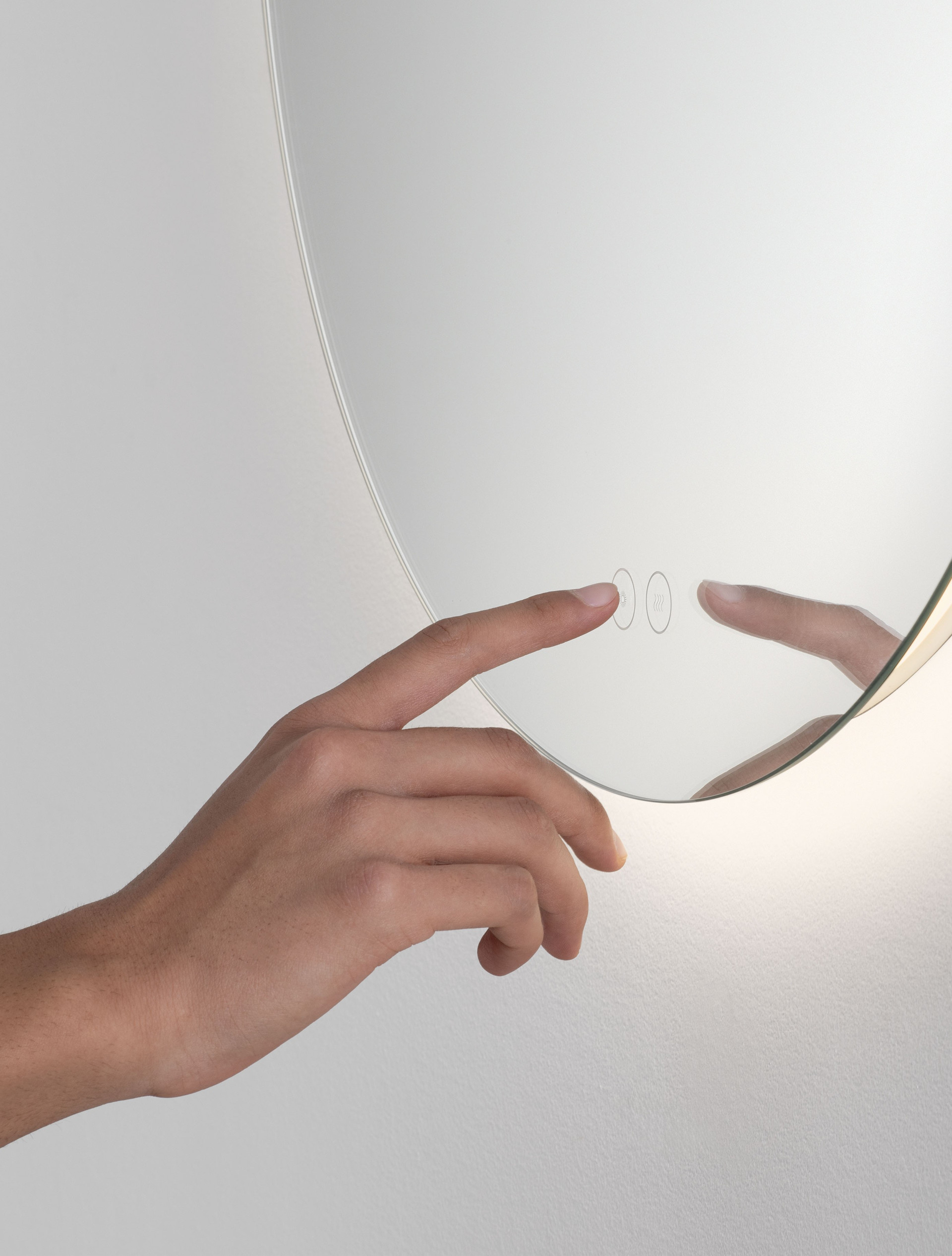 ALDA | W 3 D 60 cm | 33 W | 4000 K | 780 lm | IP44 | Aluminum/Mirror Glass