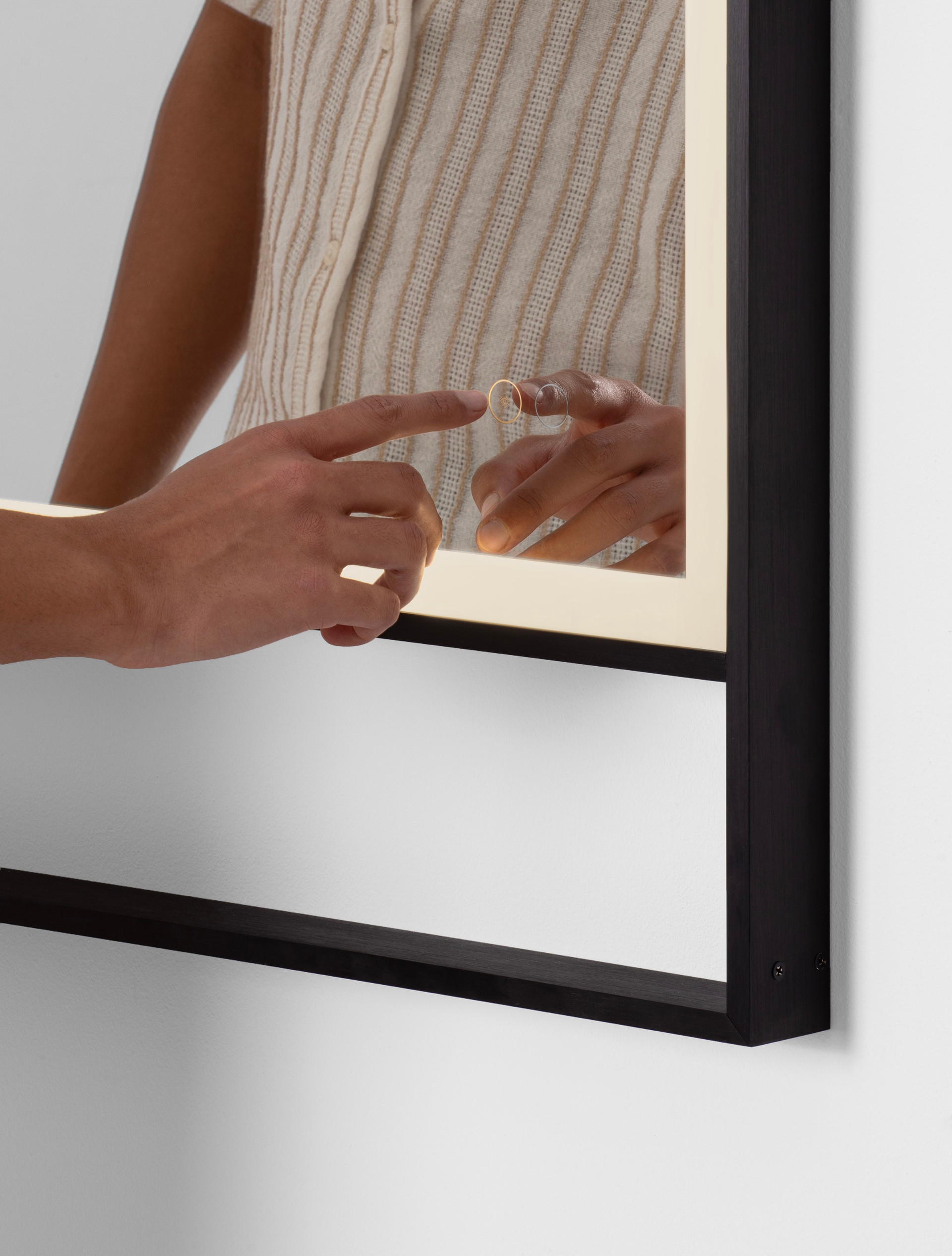 RAVEN | L 60 W 5 H 106 cm | 41 W | 4000 K | 426 lm | IP44 | Schwarz | Aluminium/Spiegelglas