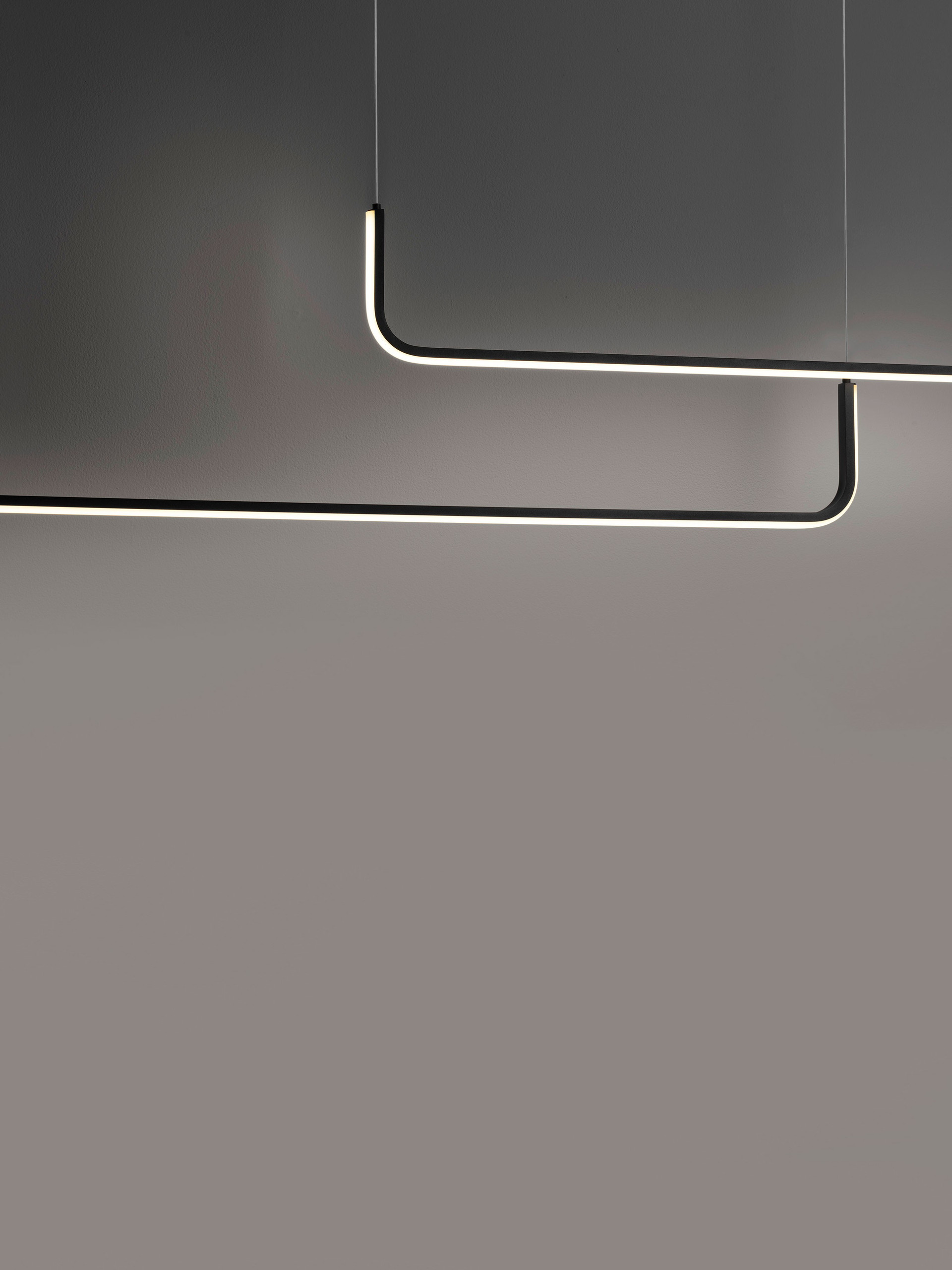 STRITA | L 150 H 120 cm | 40 W | 3000 K | 2856 lm | IP20 | Black | Aluminum