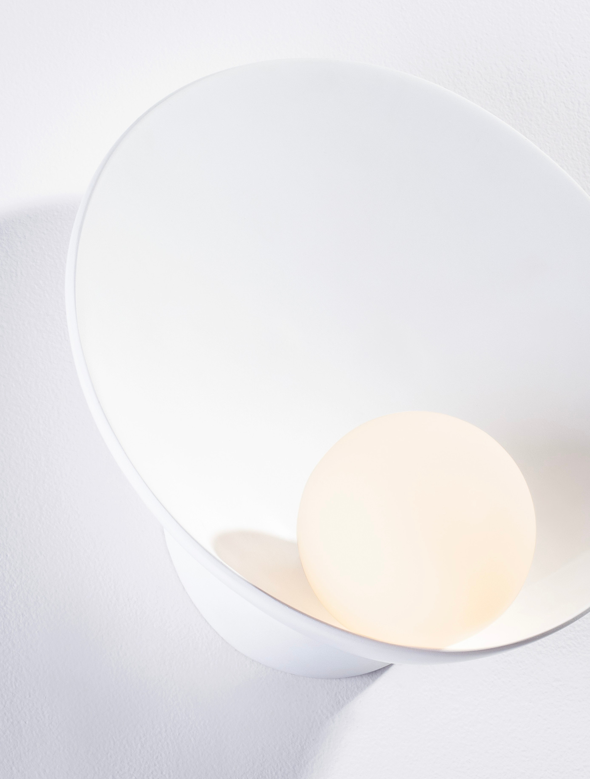 MINIM | W 12 D 23 cm | 5 W | IP20 | White | Steel/Glass