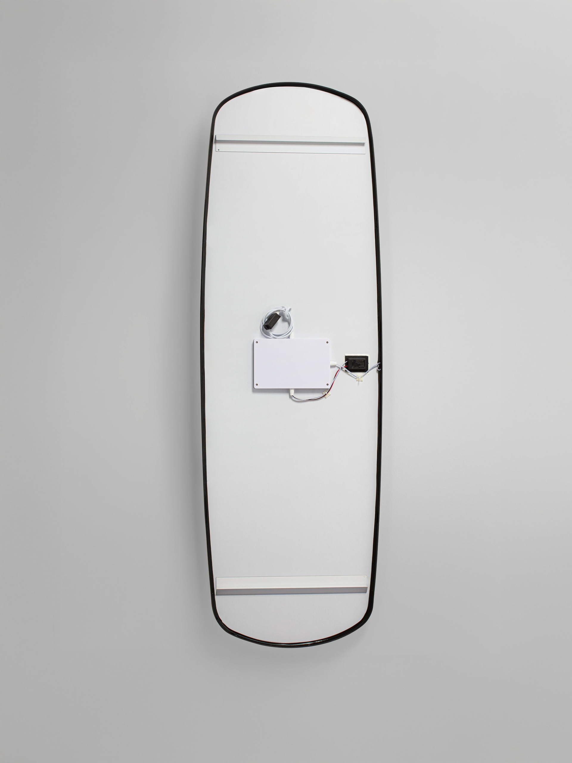 SINIA | L 55 W 4.5 H 170 cm | 58 W | 3000 K | 1186 lm | IP44 | Black | Aluminum/Mirror Glass