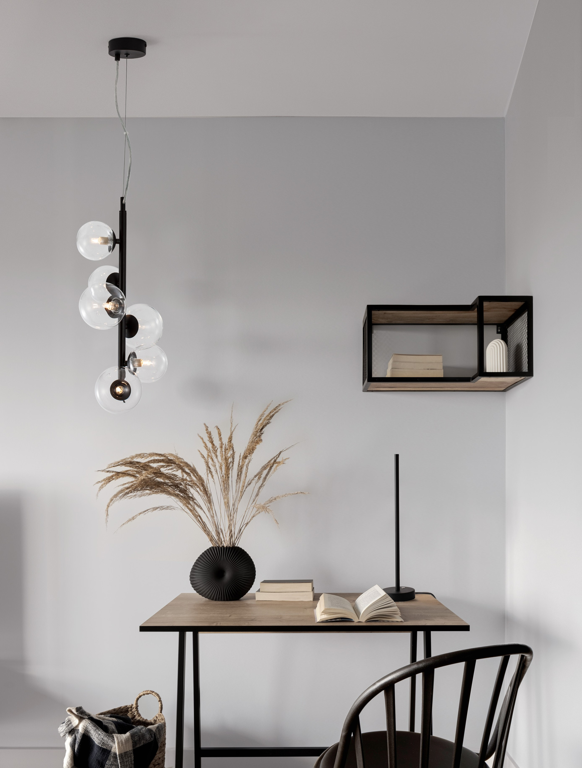 ODILLIA | L 28 W 23 H 120 cm | 30 W | IP20 | Μαύρο | Γυαλί/Μέταλλο