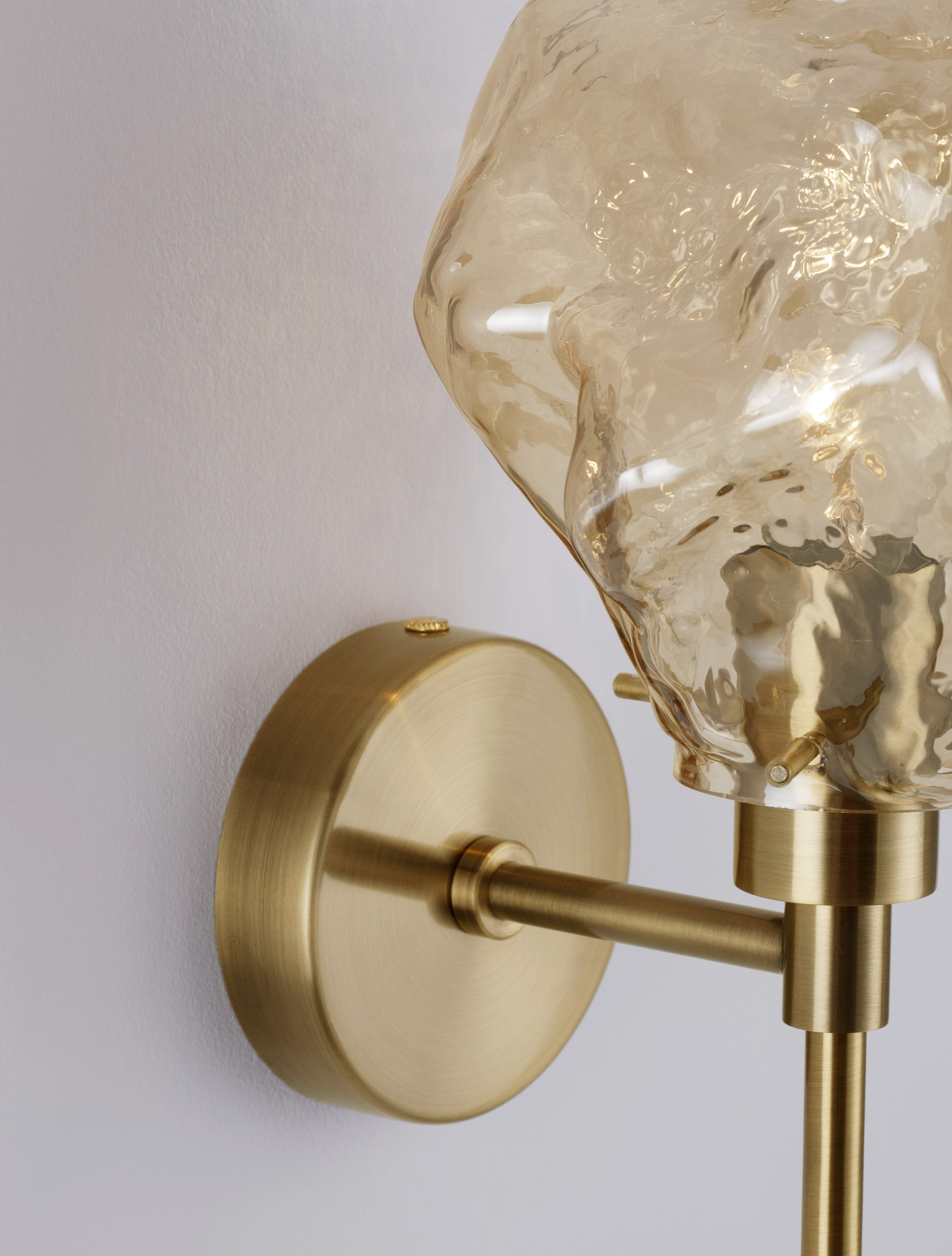 ODELLE | W 18 H 34 D 14.8 cm | 5 W | IP20 | Gold/Amber | Glass/Metal