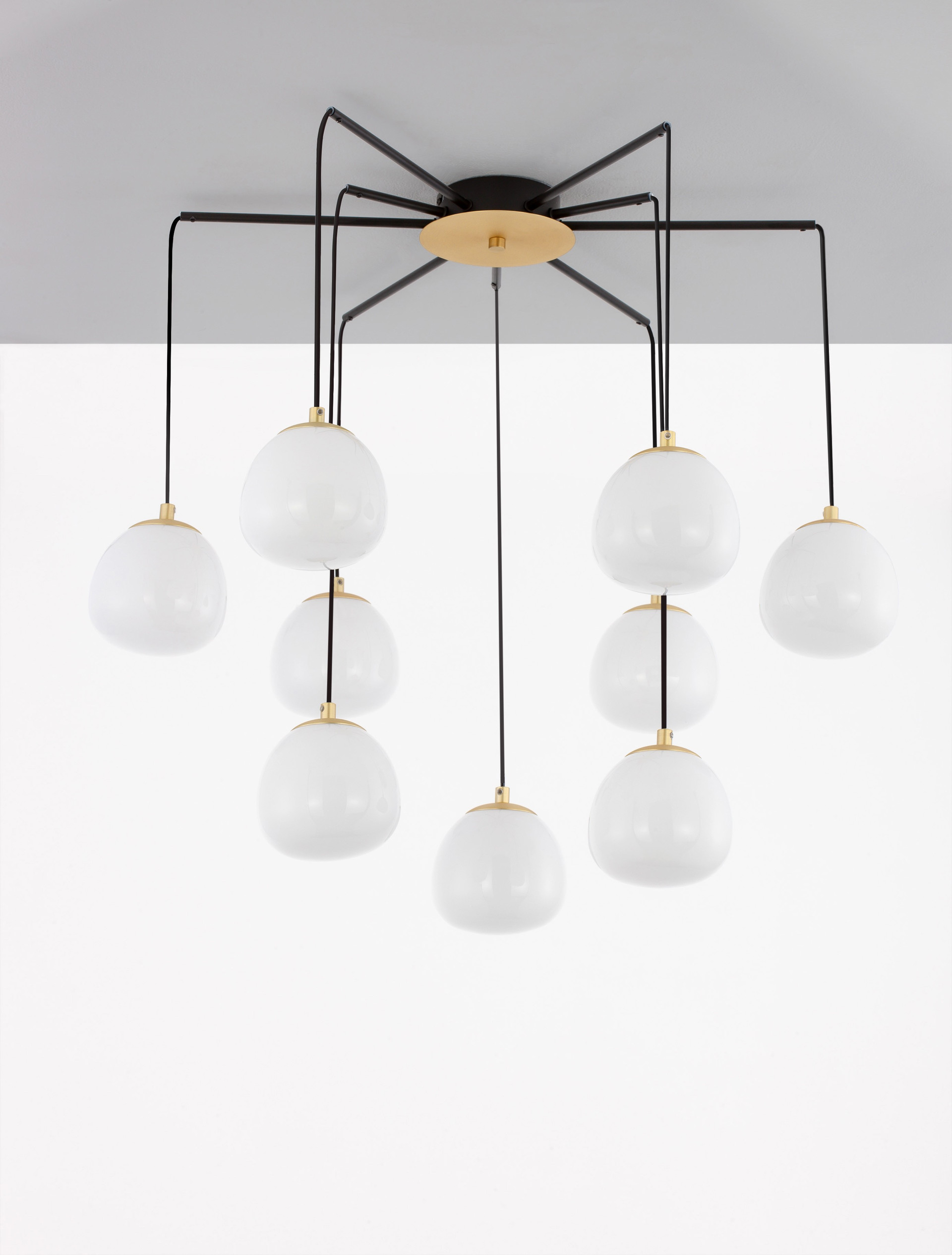 THE EGG | H 70 D 75 cm | 45 W | IP20 | Black/White/Gold | Glass/Metal