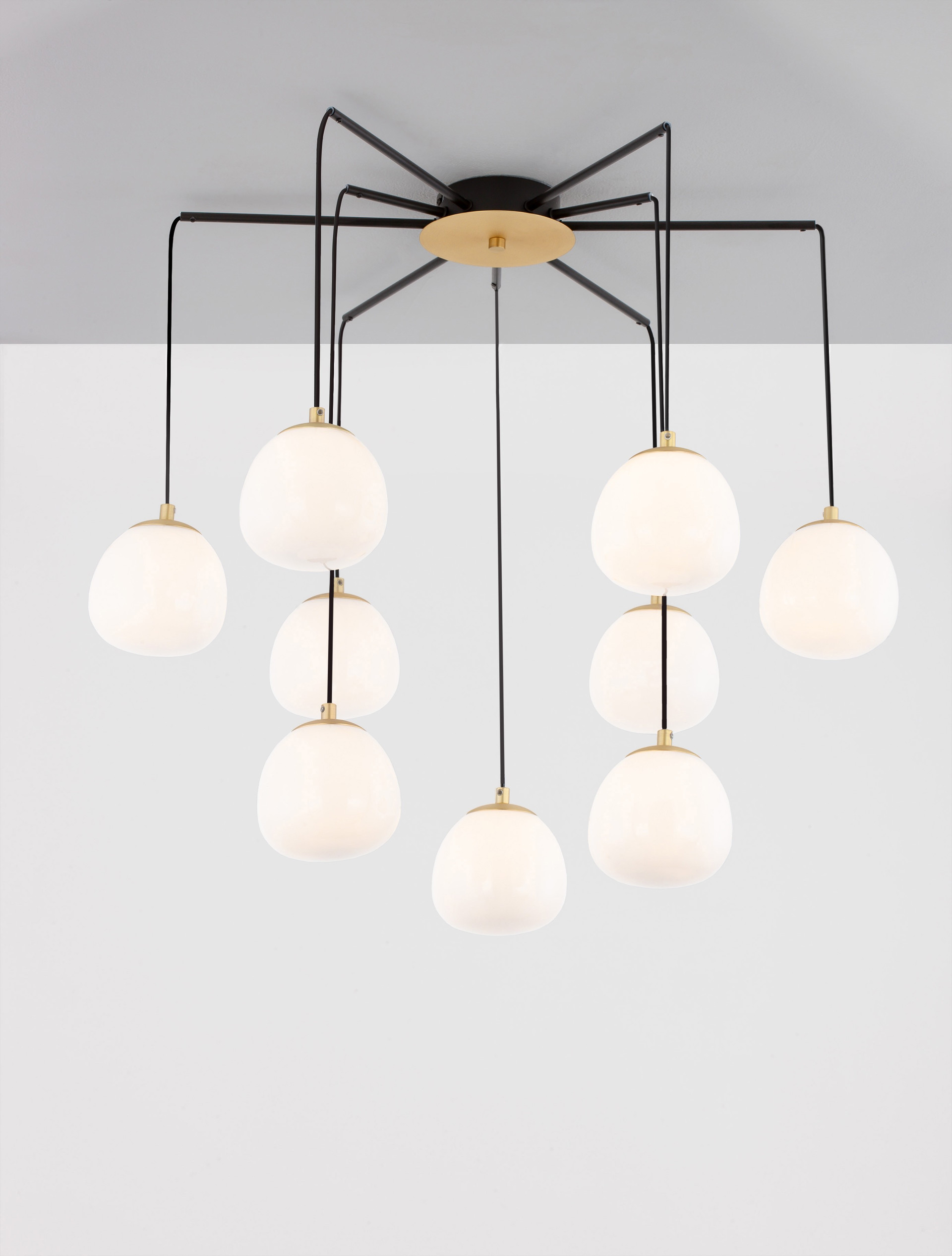 THE EGG | H 70 D 75 cm | 45 W | IP20 | Black/White/Gold | Glass/Metal