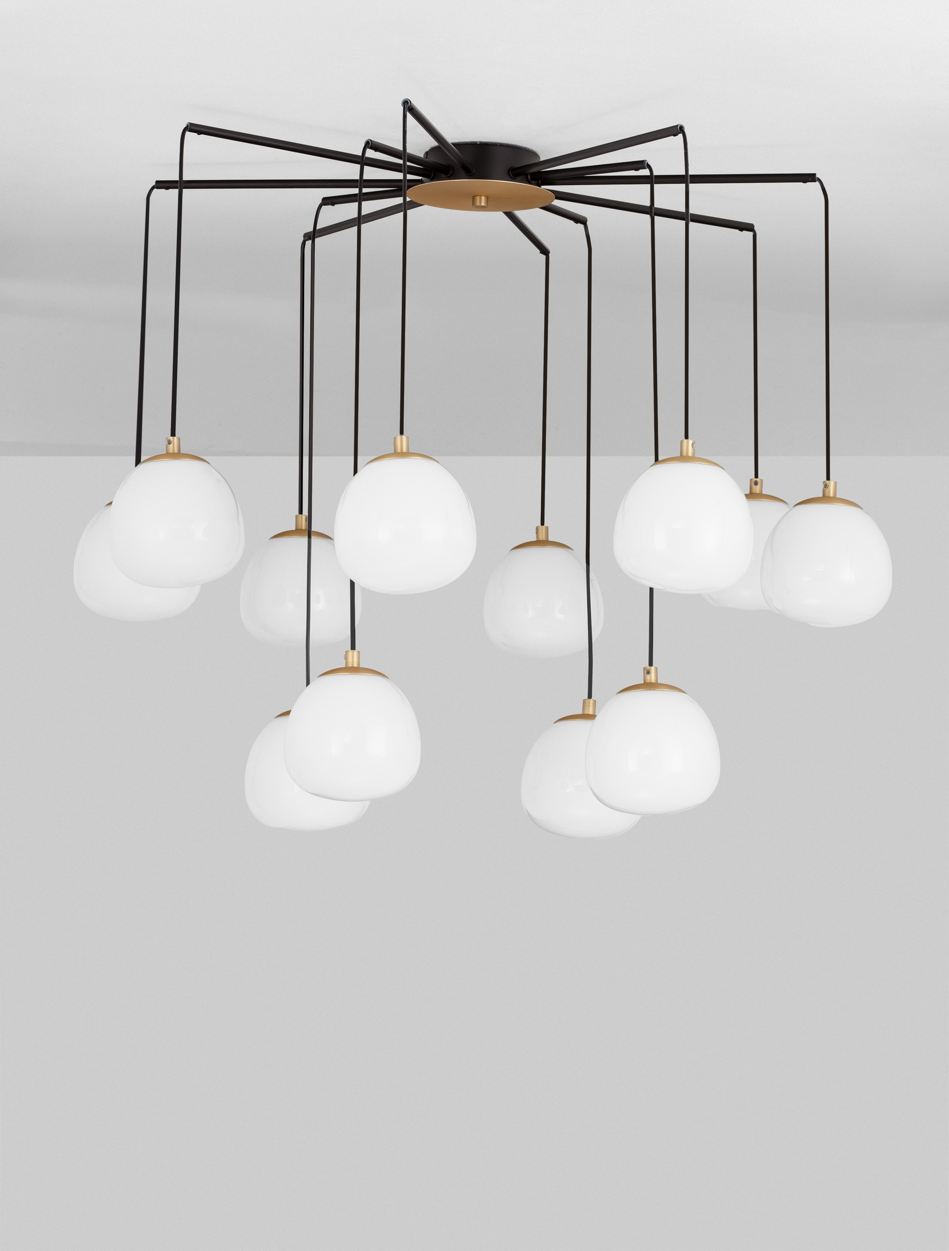 THE EGG | H 70 D 75 cm | 60 W | IP20 | Black/White/Gold | Glass/Metal