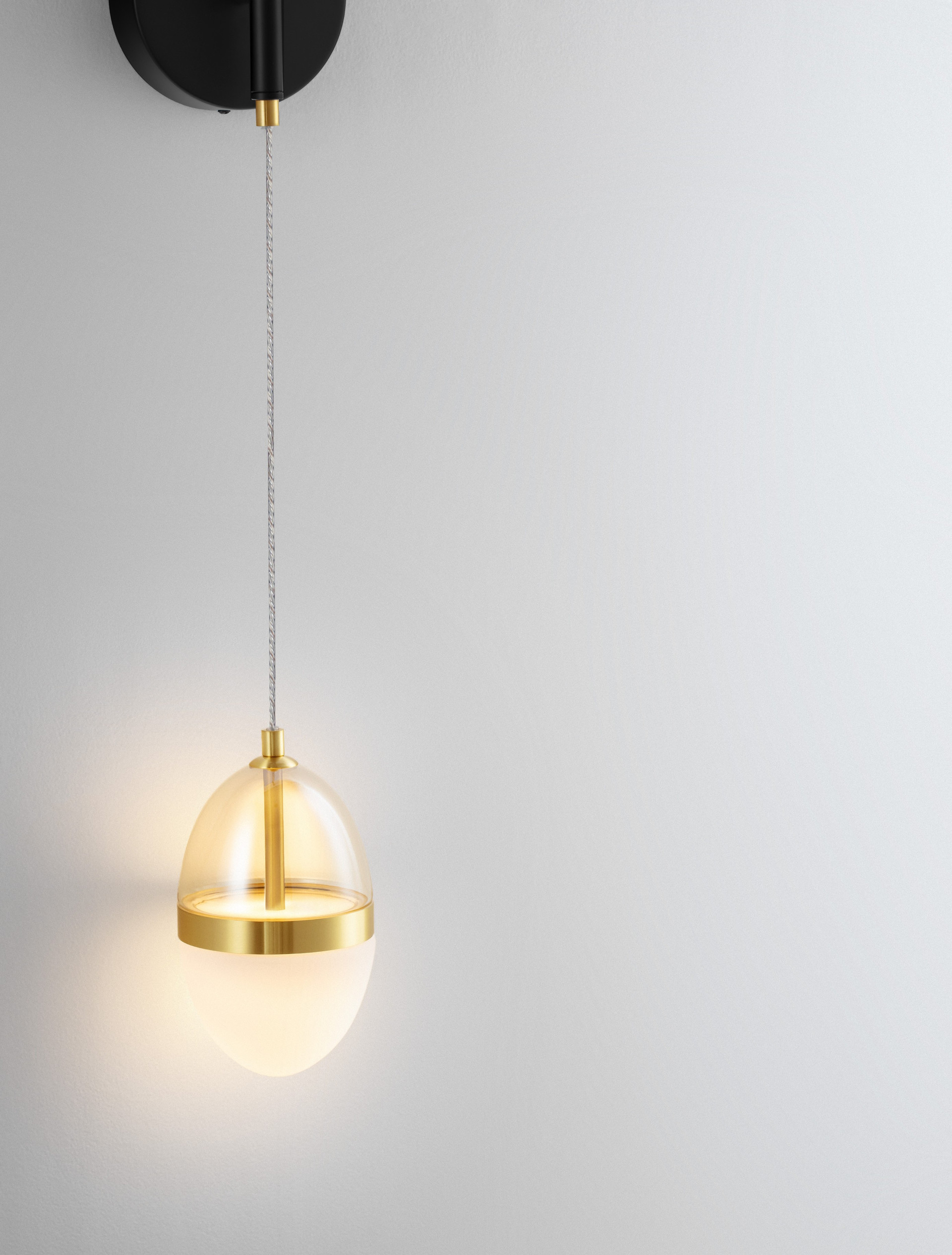 EGNA | L 12 W 9 H 48 cm | 13 W | 3000 K | 780 lm | IP20 | Brass/Amber | Glass/Metal