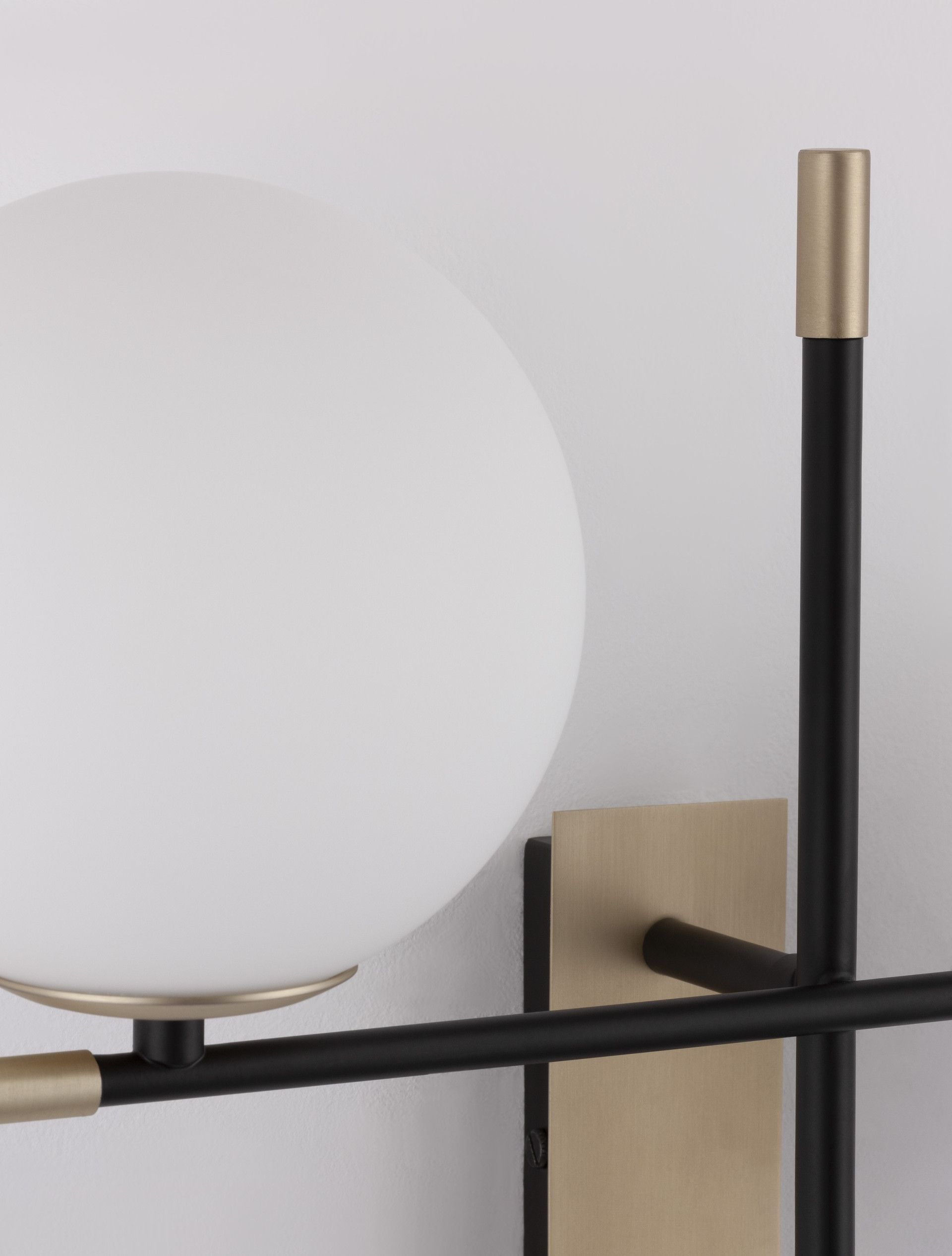 GIT | L 44 W 17.3 H 42 cm | 10 W | IP20 | Black/White/Gold | Glass/Metal