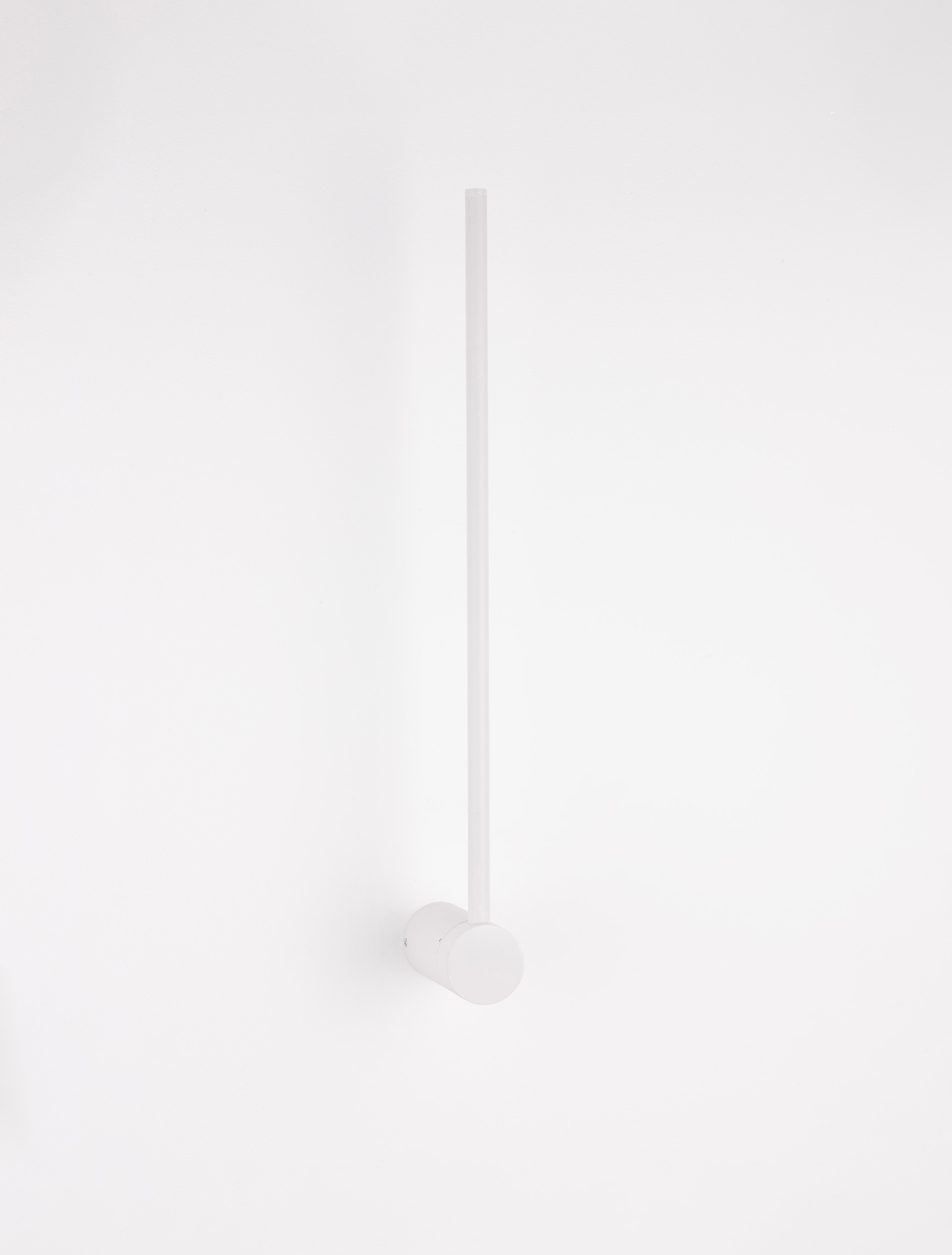 SYNTHESI | L 6 W 14 H 60 cm | 17 W | 3000 K | 777 lm | IP20 | White | Aluminum/Acrylic
