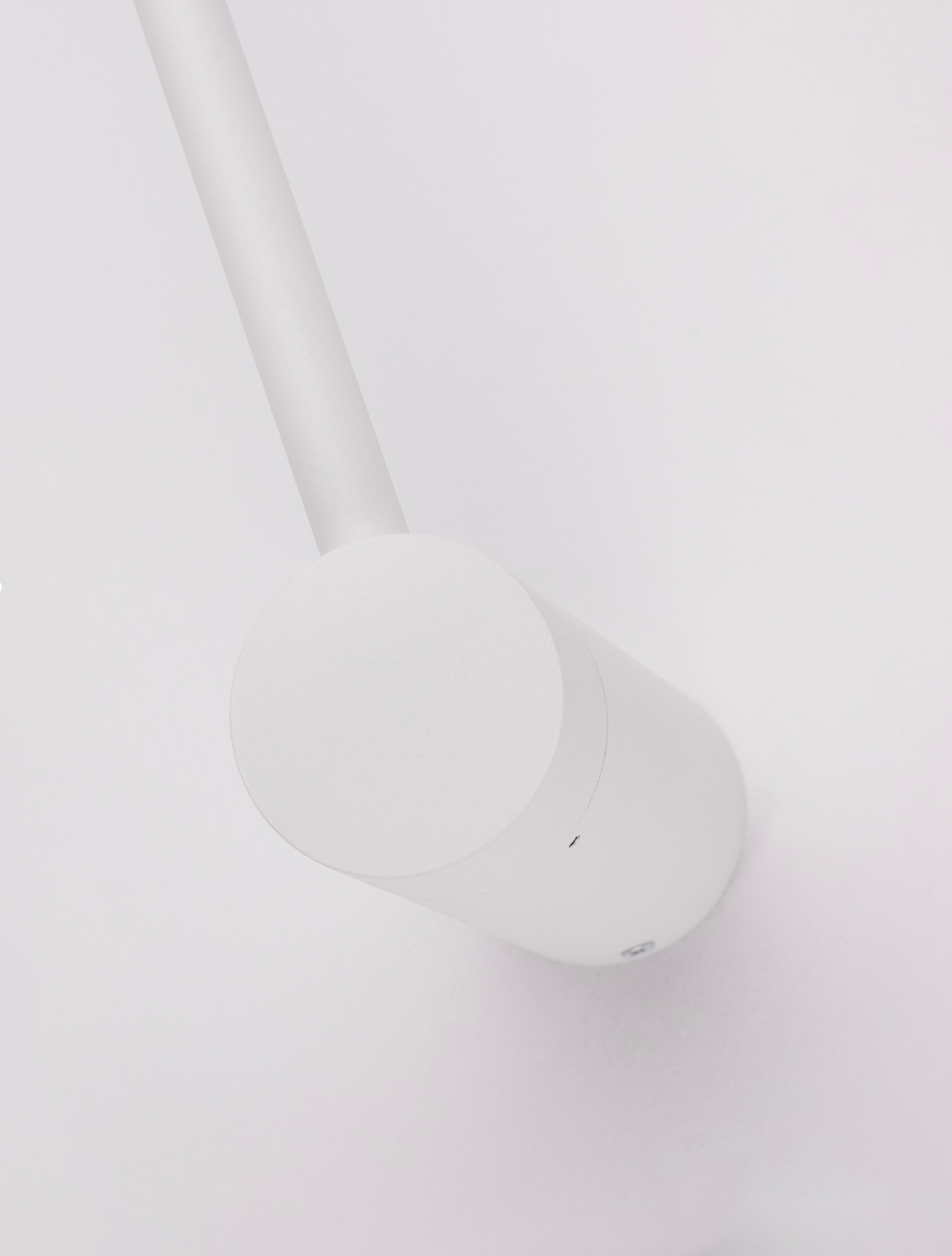 SYNTHESI | L 6 W 14 H 60 cm | 17 W | 3000 K | 777 lm | IP20 | White | Aluminum/Acrylic