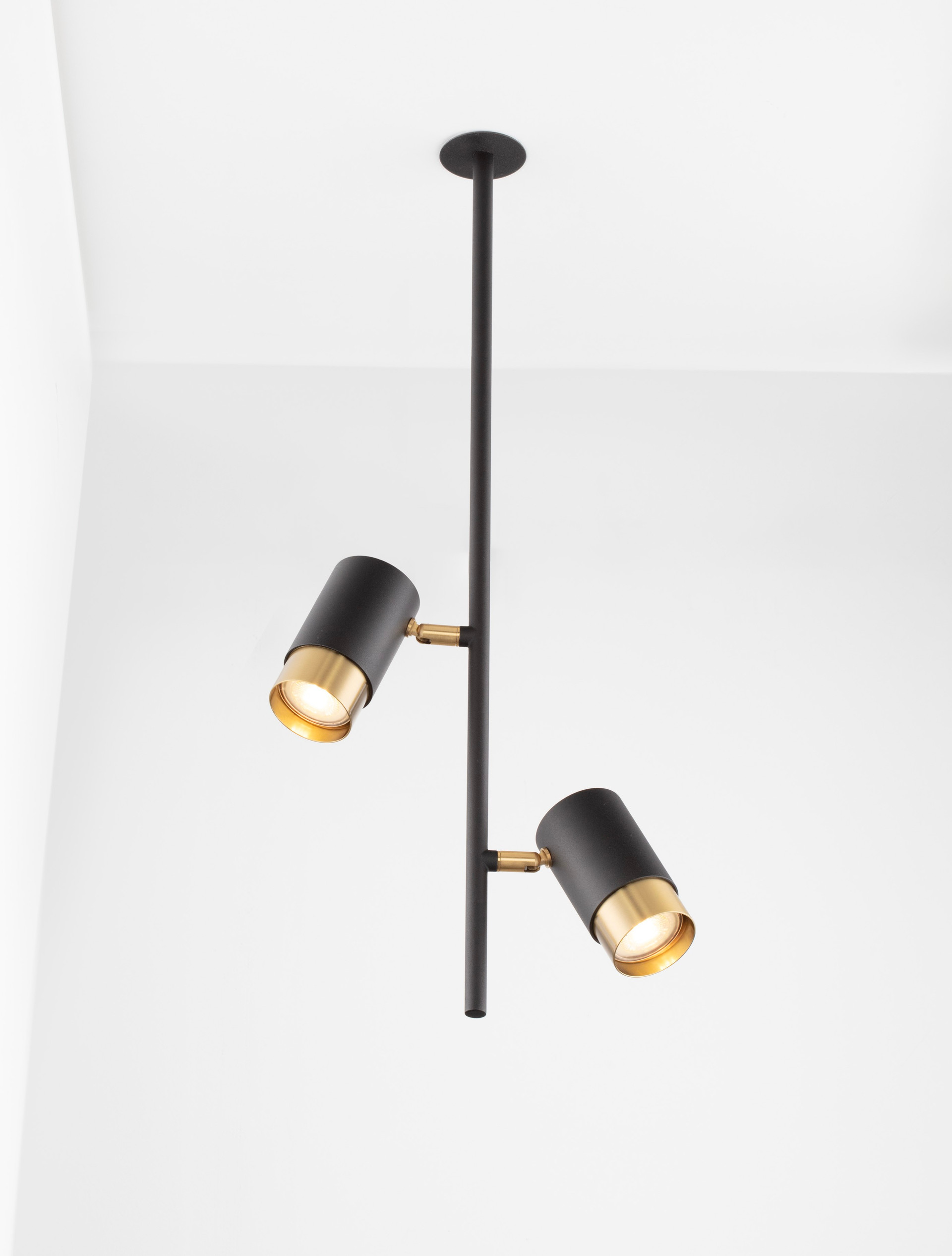 PONGO | H 64.3 D 5.9 cm | 10 W | IP20 | Black/Gold | Aluminum