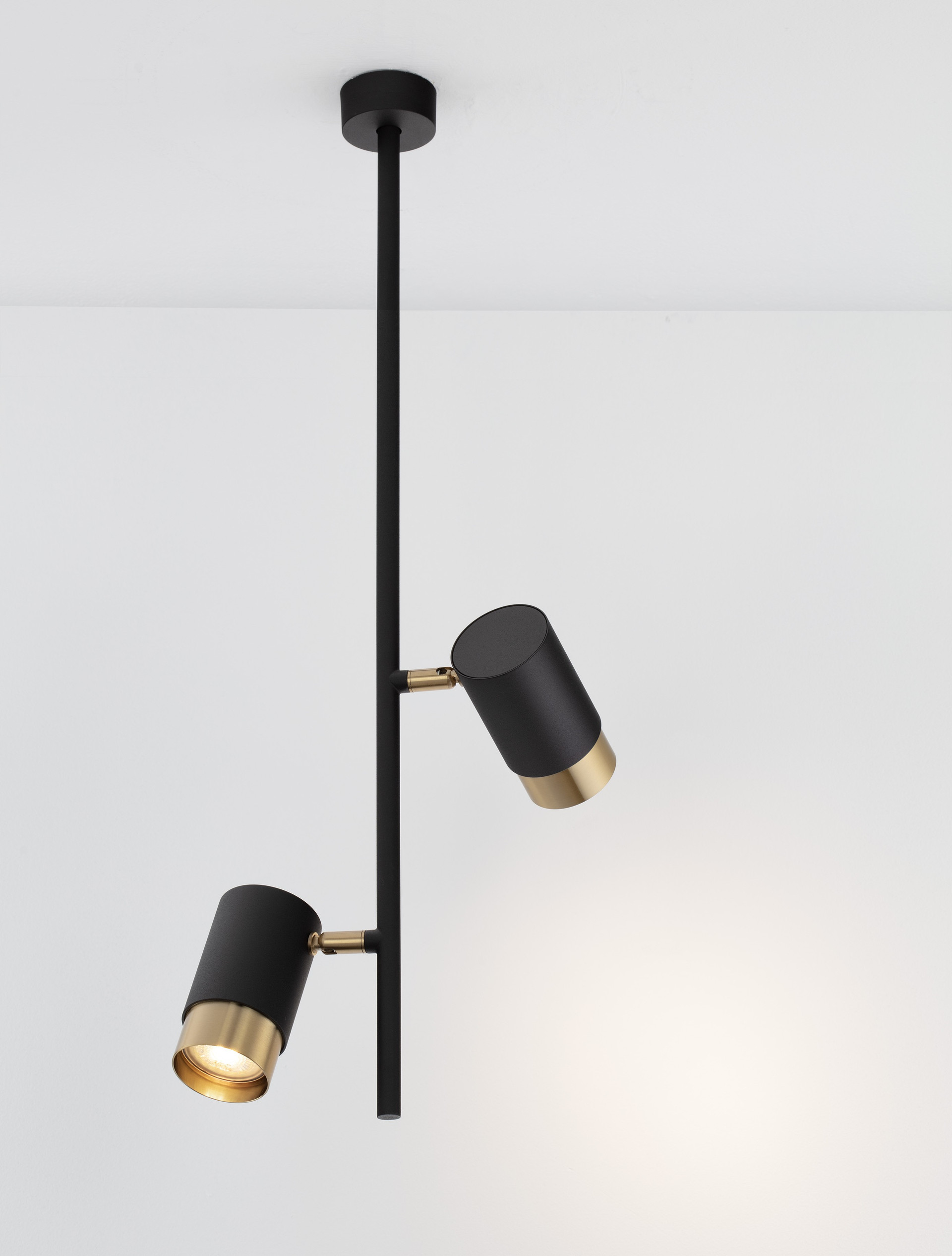 PONGO | H 62.2 D 5.9 cm | 20 W | IP20 | Black/Gold | Aluminum