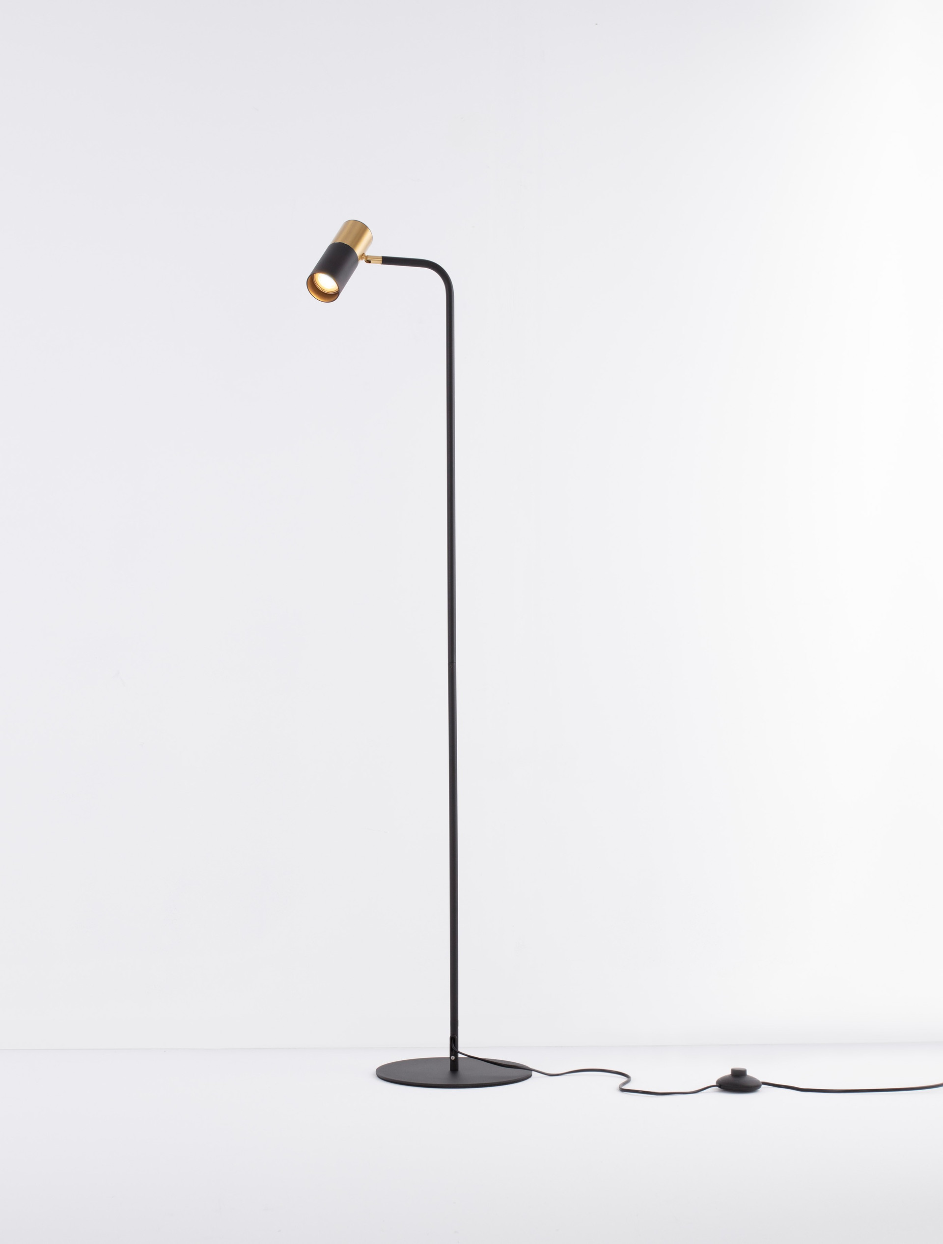 PONGO | L 25 H 135 cm | 10 W | IP20 | Black/Gold | Aluminum