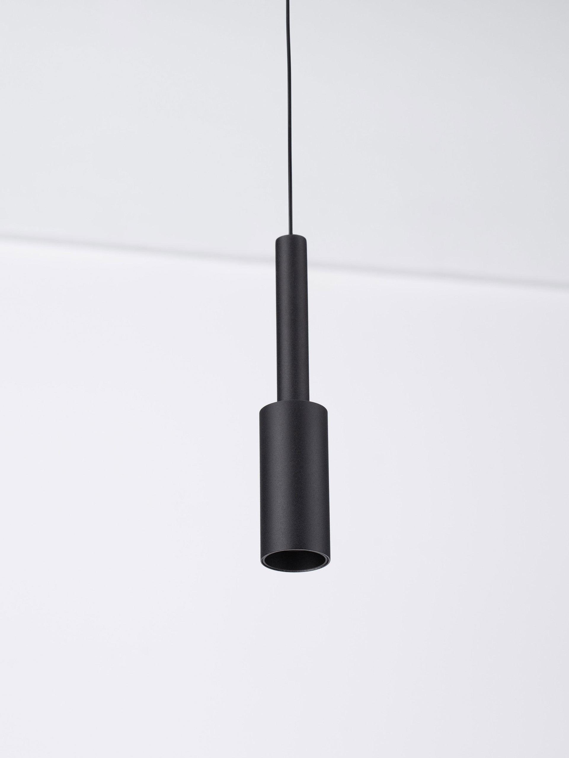 JOY | H 200 D 4 cm | 7 W | 3000 K | 703 lm | IP20 | Black | Aluminum