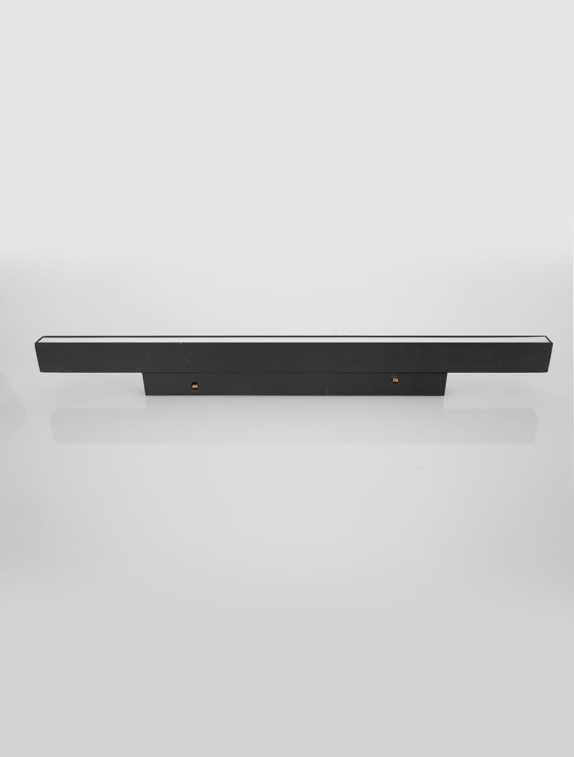 Ultra Slim Magnetic B40-15W