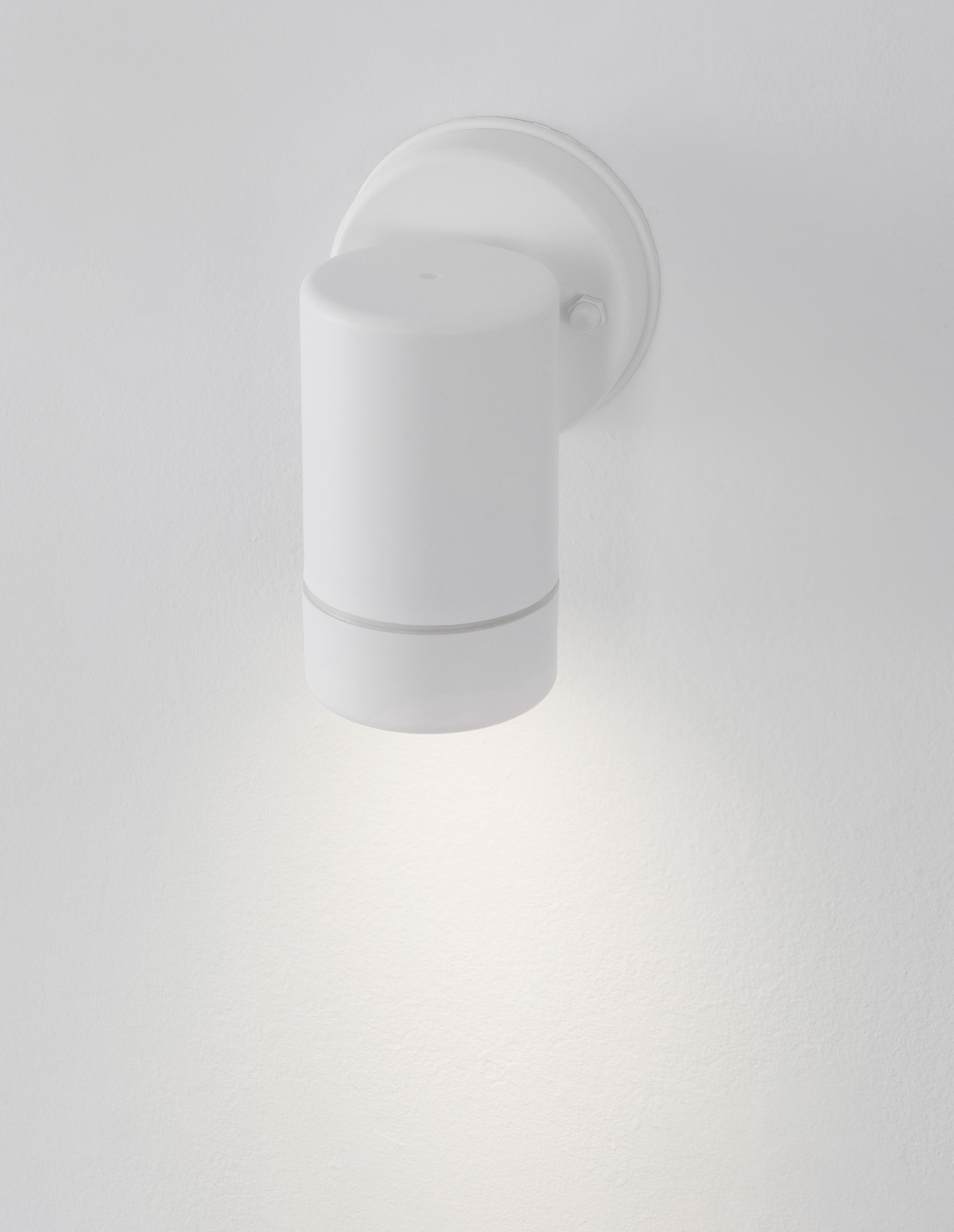 LIMBIO | W 8.5 H 12 D 6 cm | 10 W | IP44 | White | Polycarbonate