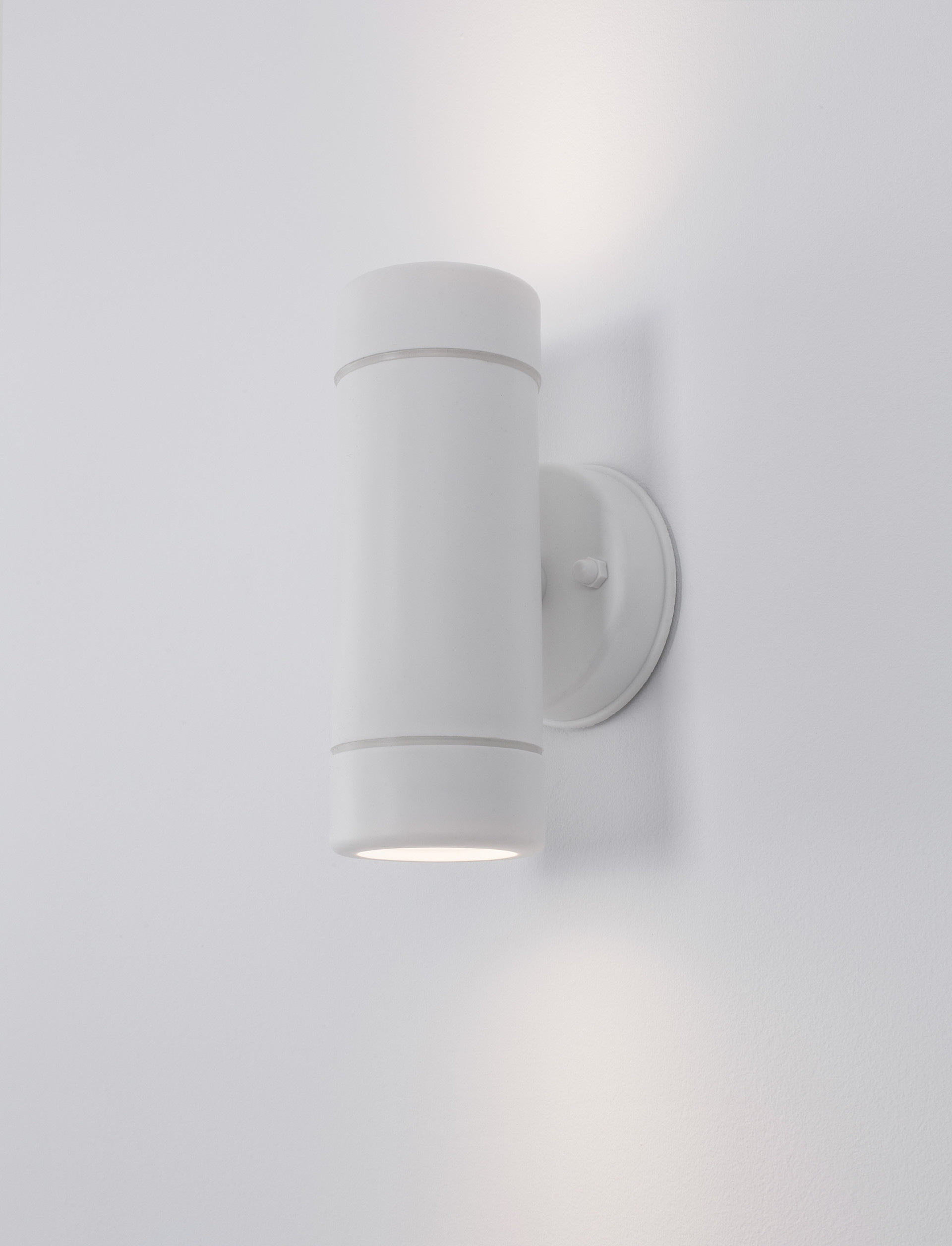 LIMBIO | W 8.5 H 16 D 6 cm | 20 W | IP44 | White | Polycarbonate