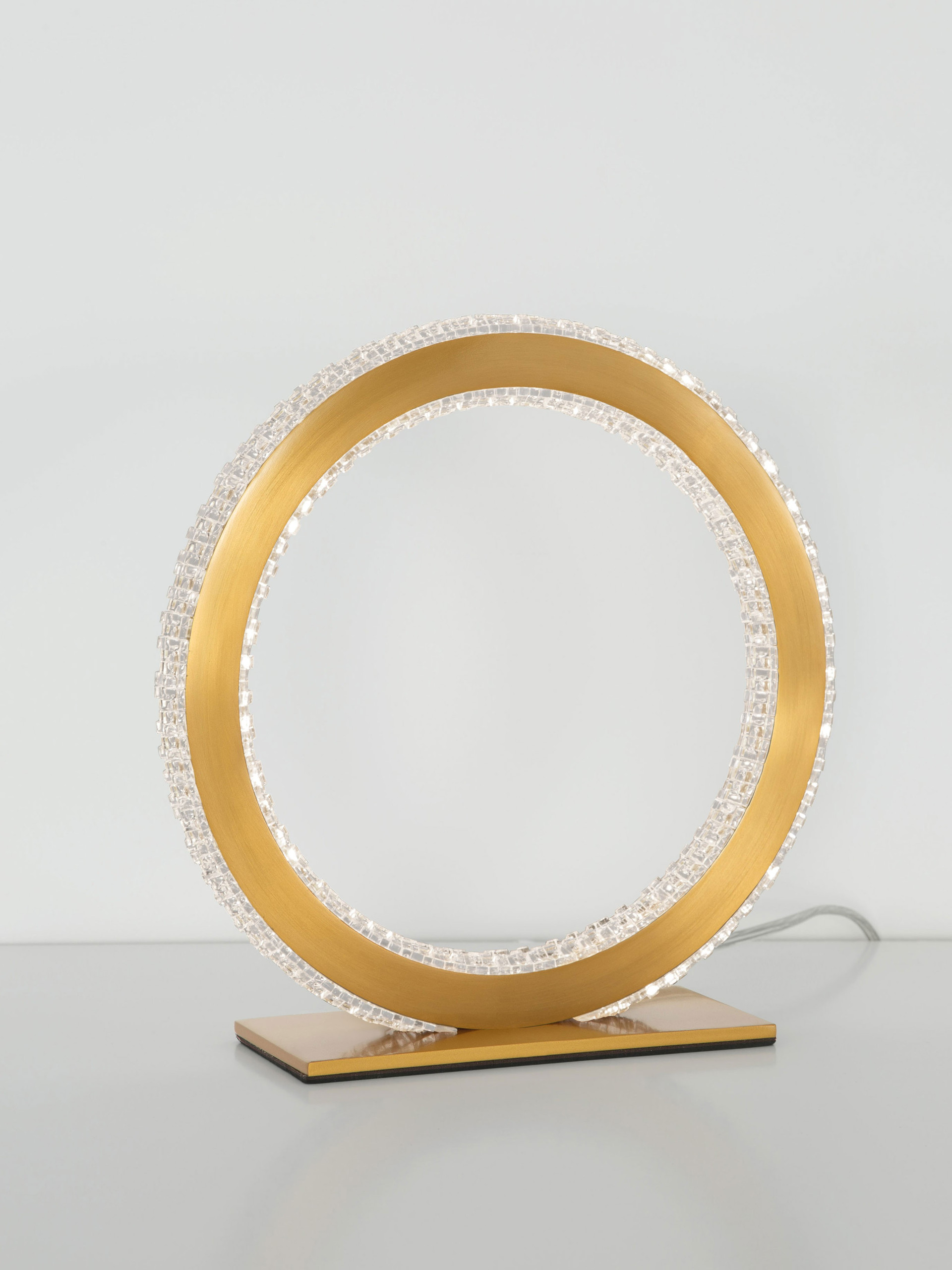 CILION | W 8 H 26 D 25 cm | 20 W | 3000 K | 1276 lm | IP20 | Gold | Aluminum/Acrylic