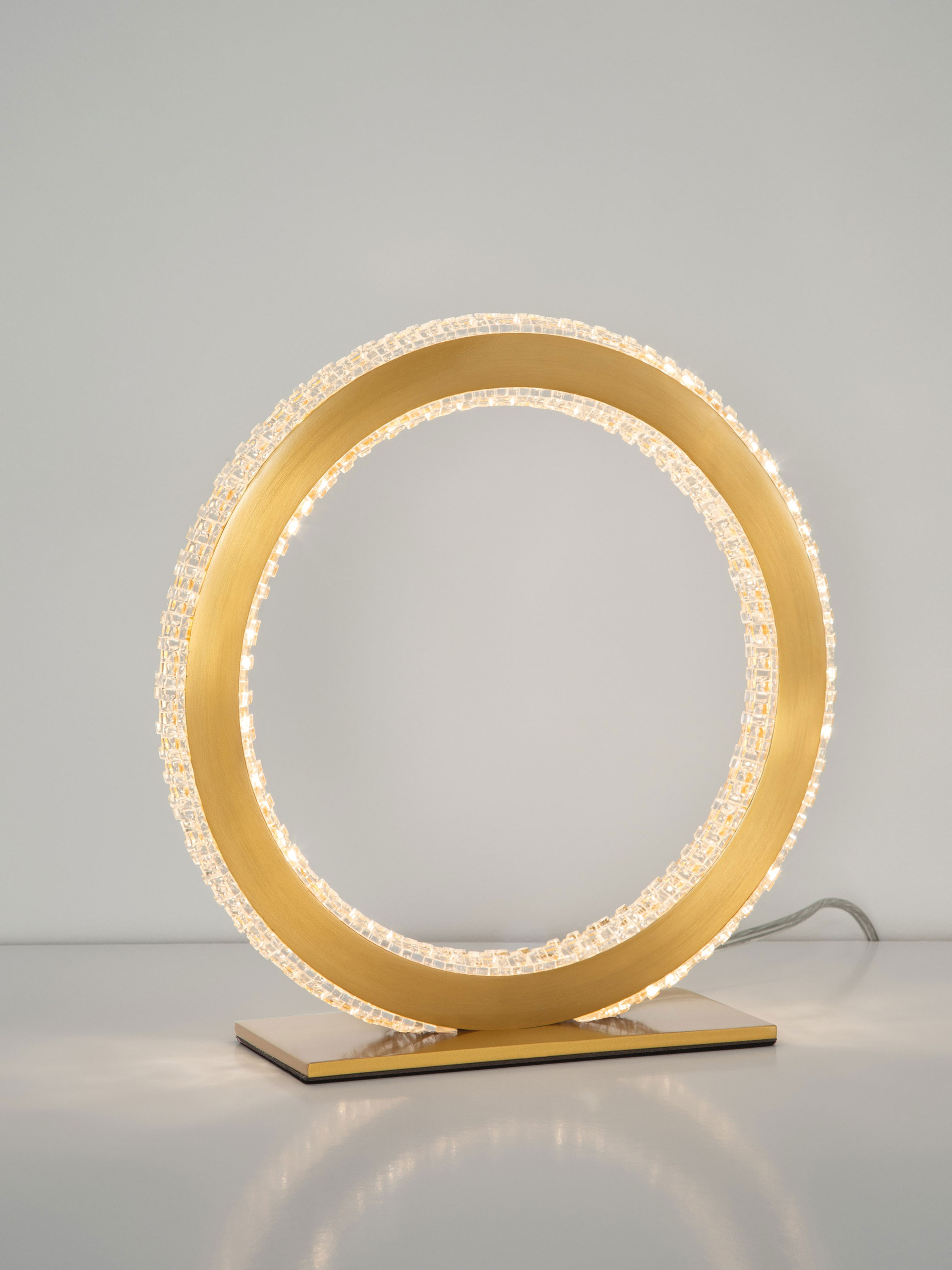 CILION | W 8 H 26 D 25 cm | 20 W | 3000 K | 1276 lm | IP20 | Gold | Aluminum/Acrylic