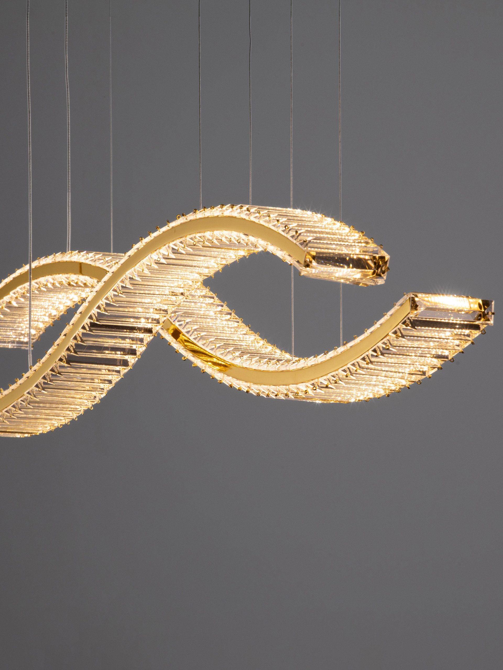 AURELIA | L 120 W 16 H 150 cm | 95 W | 3500 K | 4750 lm | IP20 | Gold | Metal/Crystal