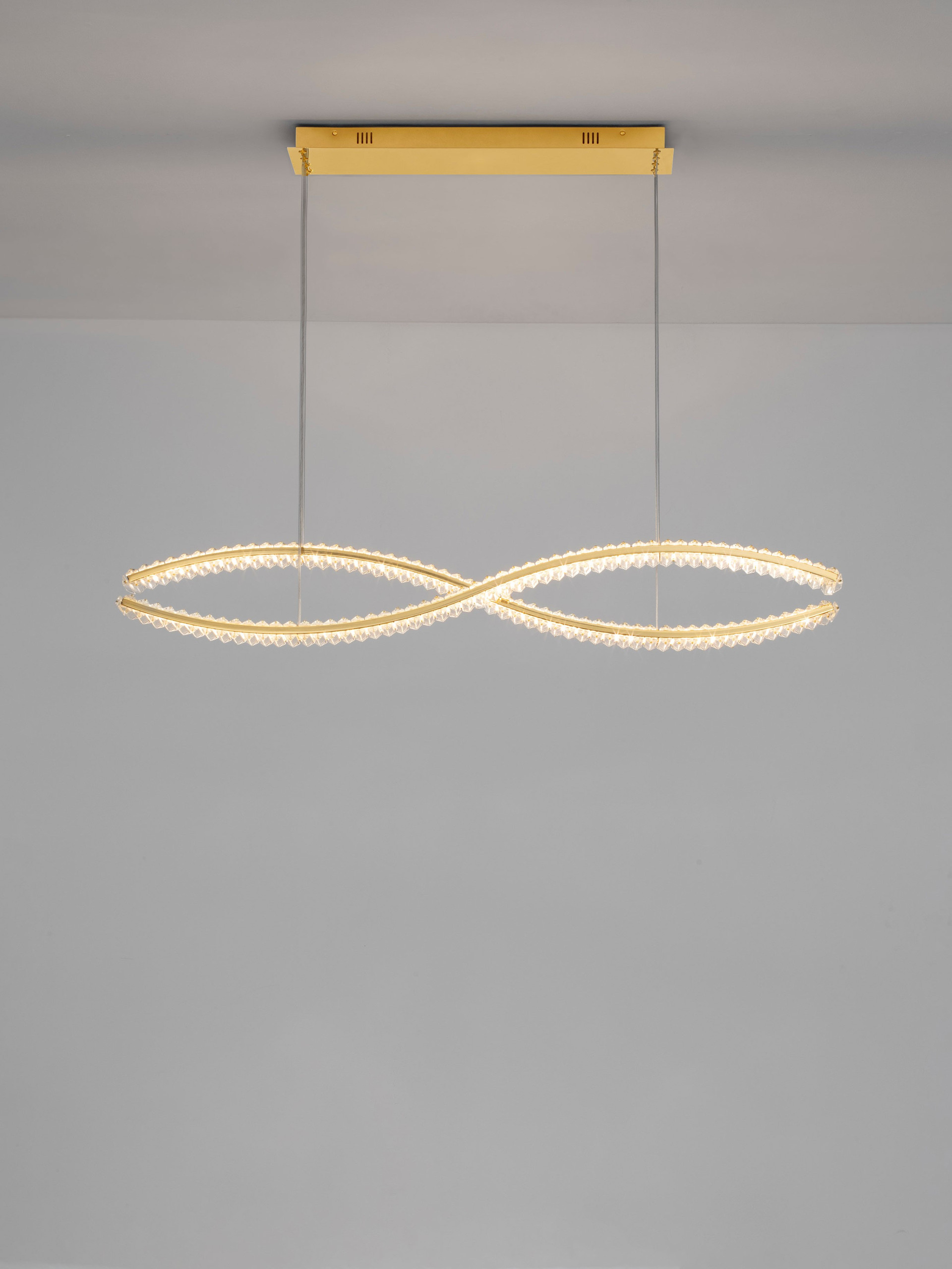 AURELIA | L 120 W 16 H 150 cm | 95 W | 3500 K | 4750 lm | IP20 | Gold | Metal/Crystal