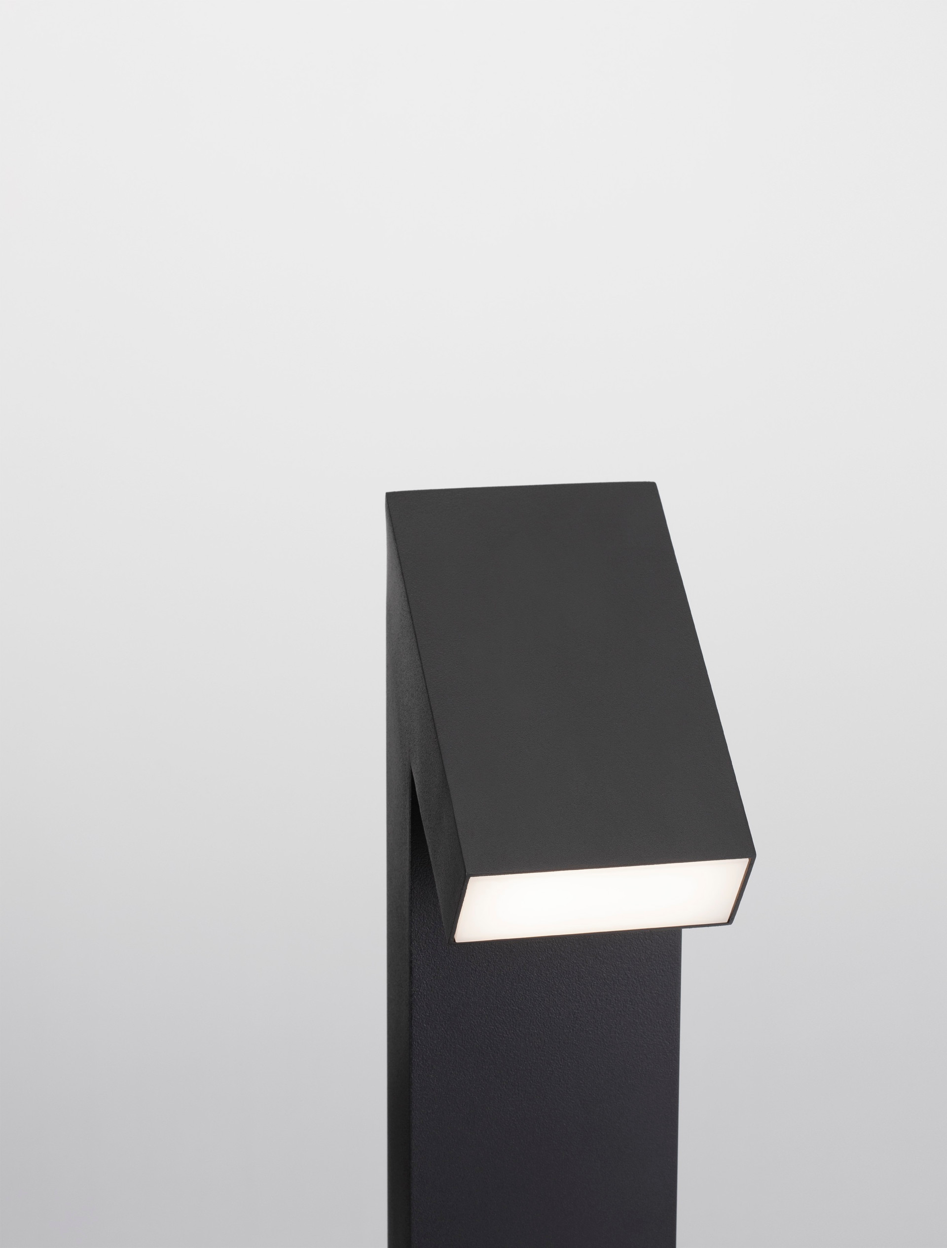 BRIGITTA | L 12 W 15.5 H 80 cm | 6 W | 3000 K | 515 lm | IP65 | Black | Aluminum