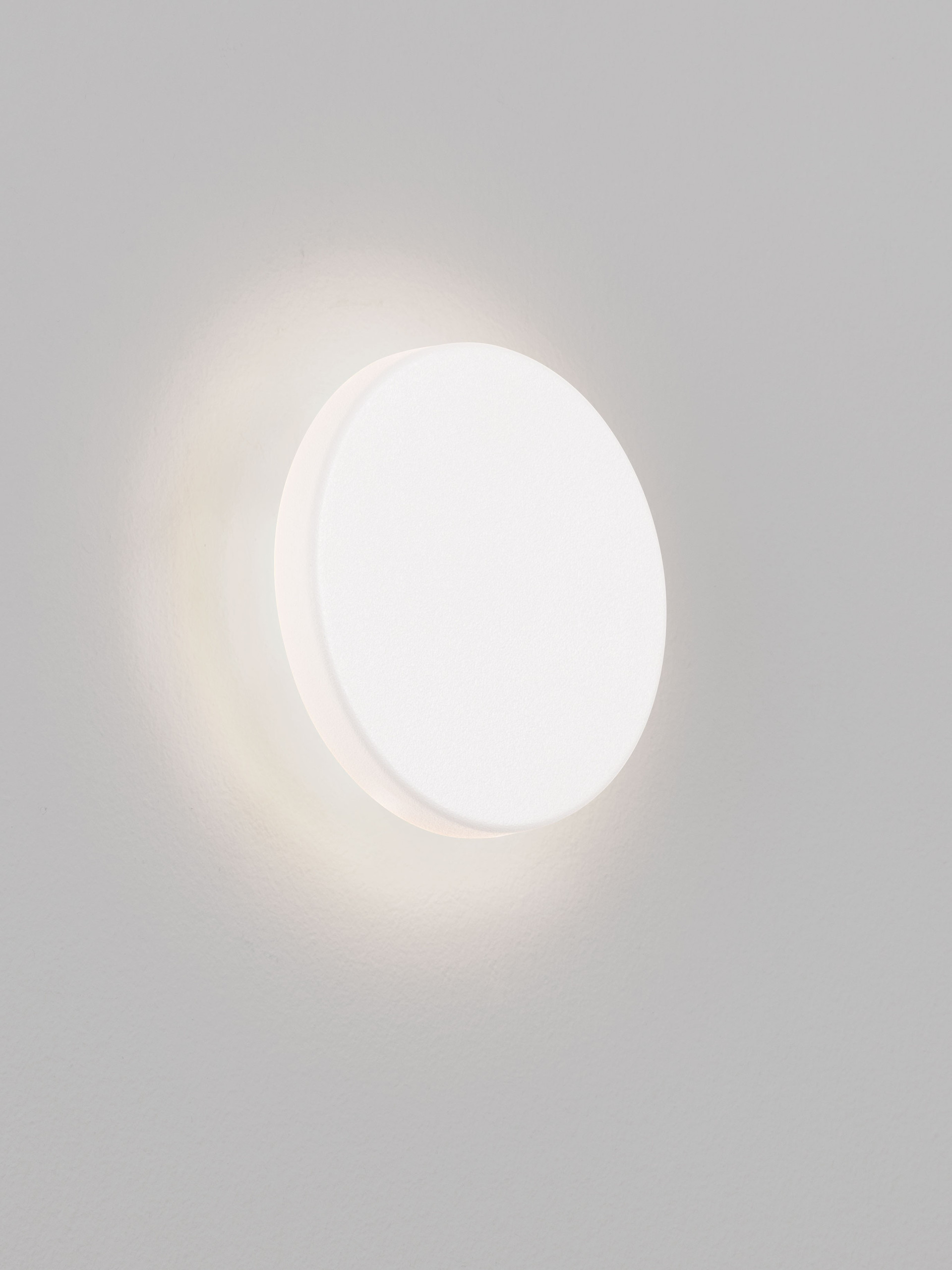ELLUX
