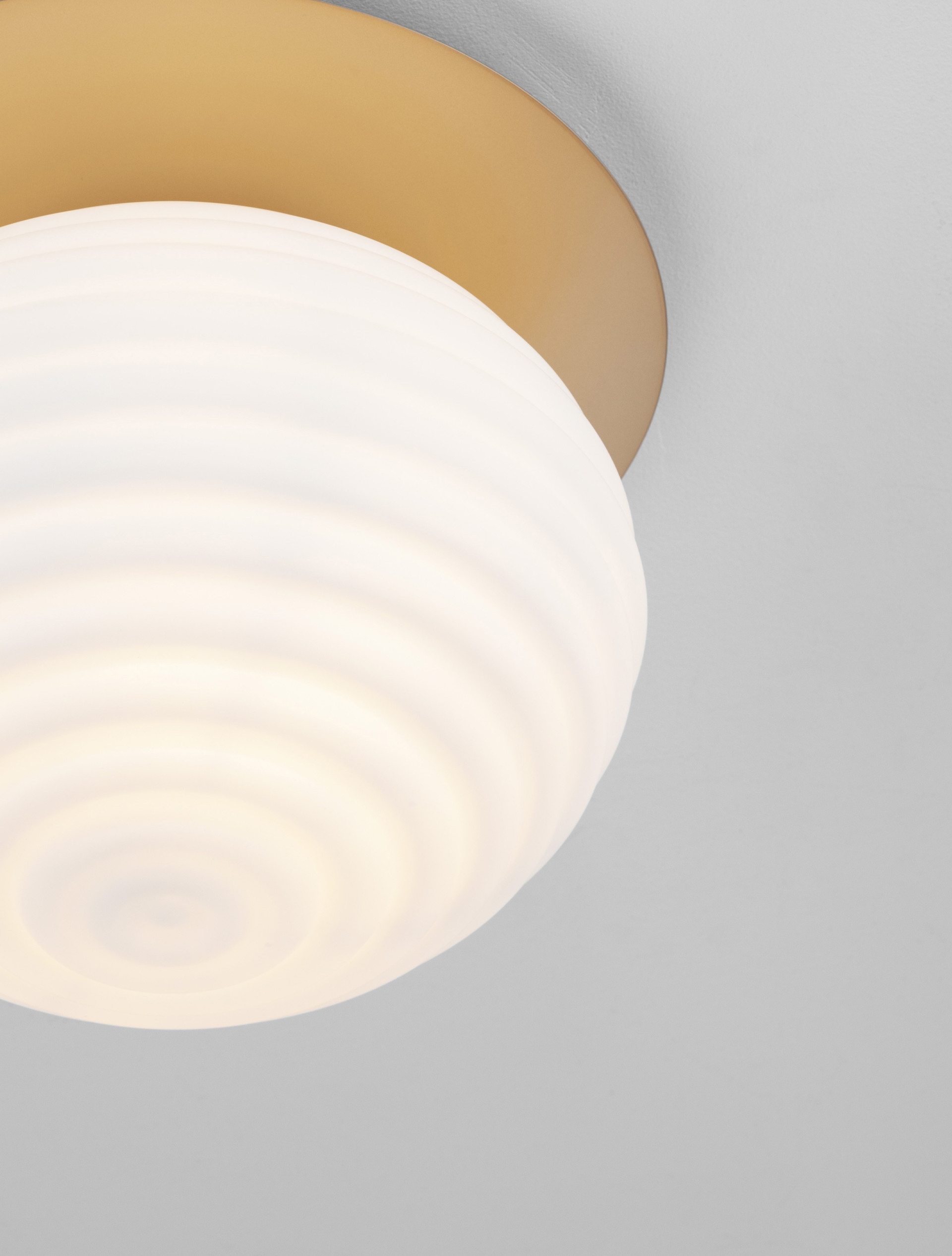 ALLEN | H 21.5 D 26 cm | 12 W | IP20 | White/Gold | Glass/Metal