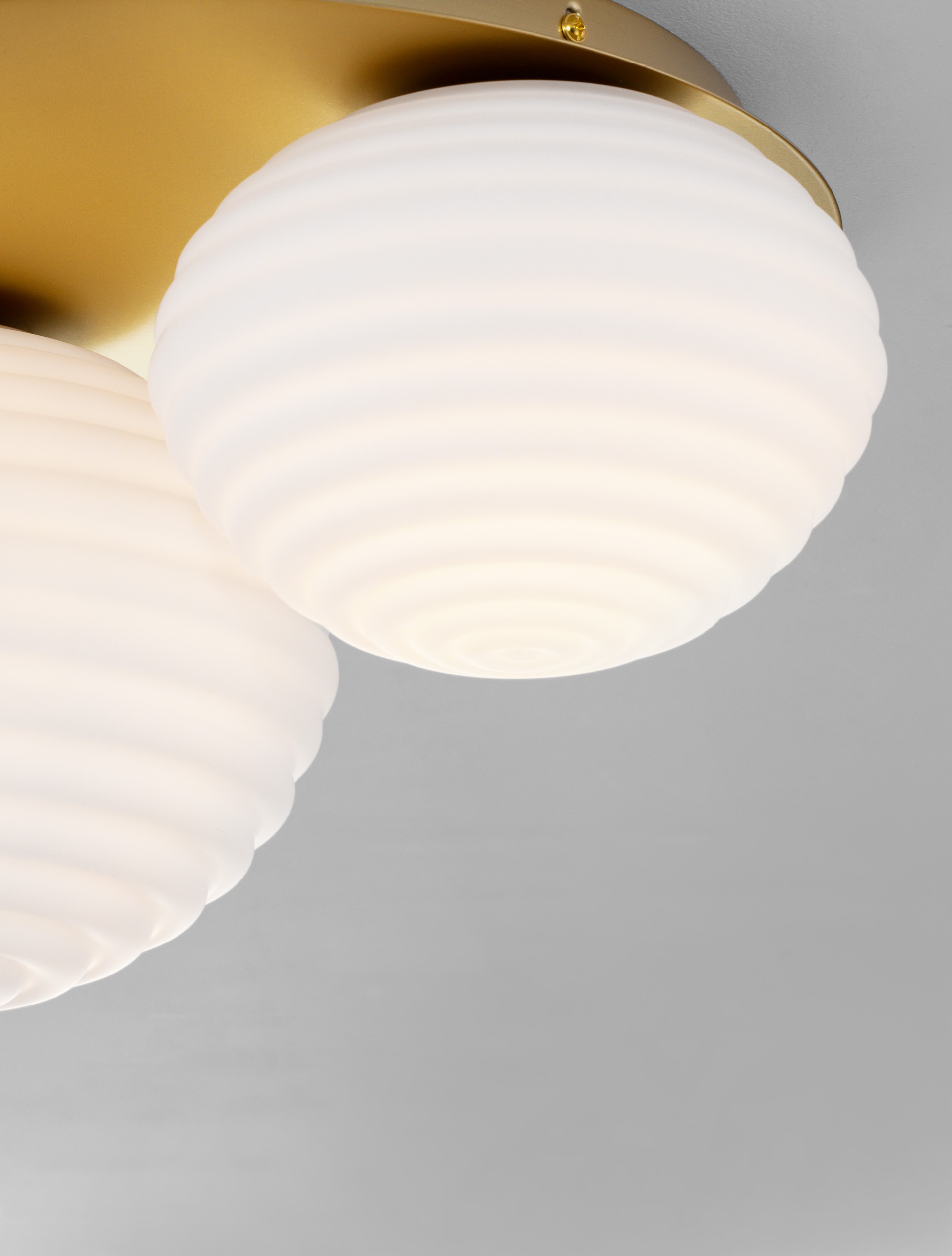 ALLEN | L 45 W 35 H 21.5 cm | 17 W | IP20 | White/Gold | Glass/Metal
