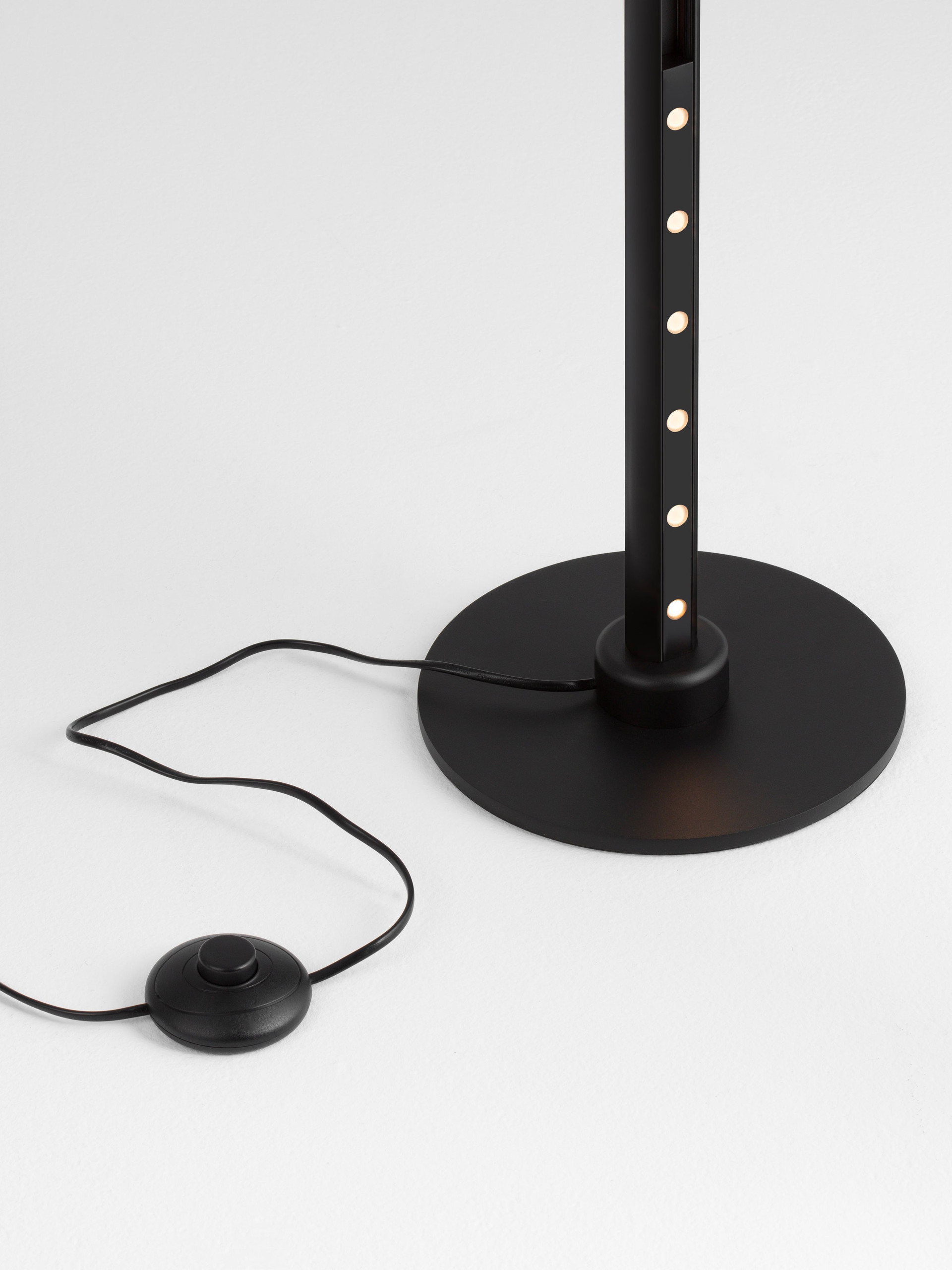 MADOC | H 160 D 22 cm | 40 W | IP20 | Schwarz | Aluminium